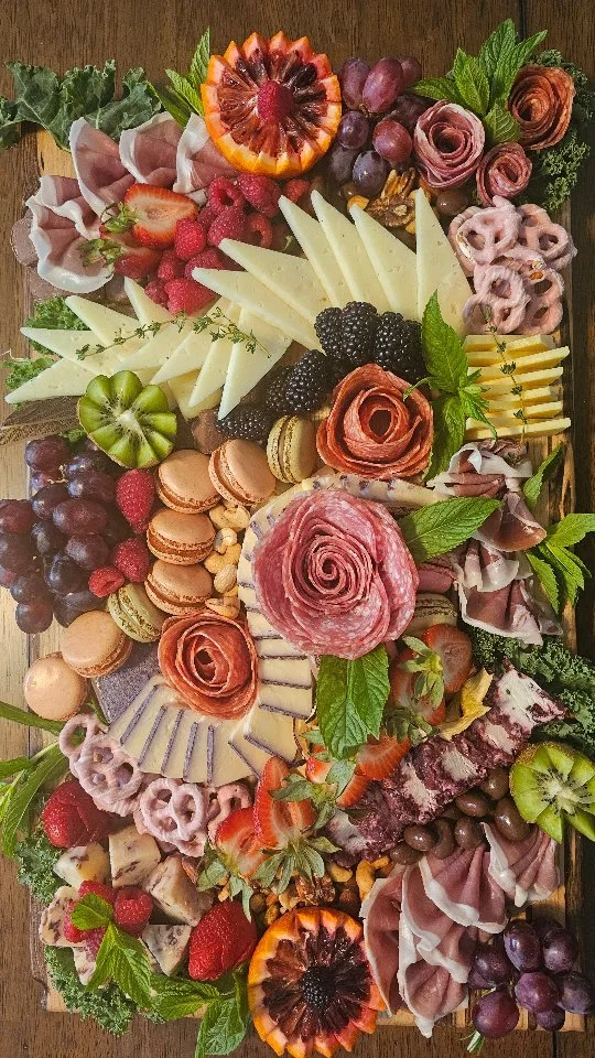π Check out the details on this board! π
Book now for tailgating, parties, weddings, and more!
π§ DM me for more info
#RoseAndBrieCharcuterie #ukwildcats #footballseason #party #weddingcaterer #lexingtonky