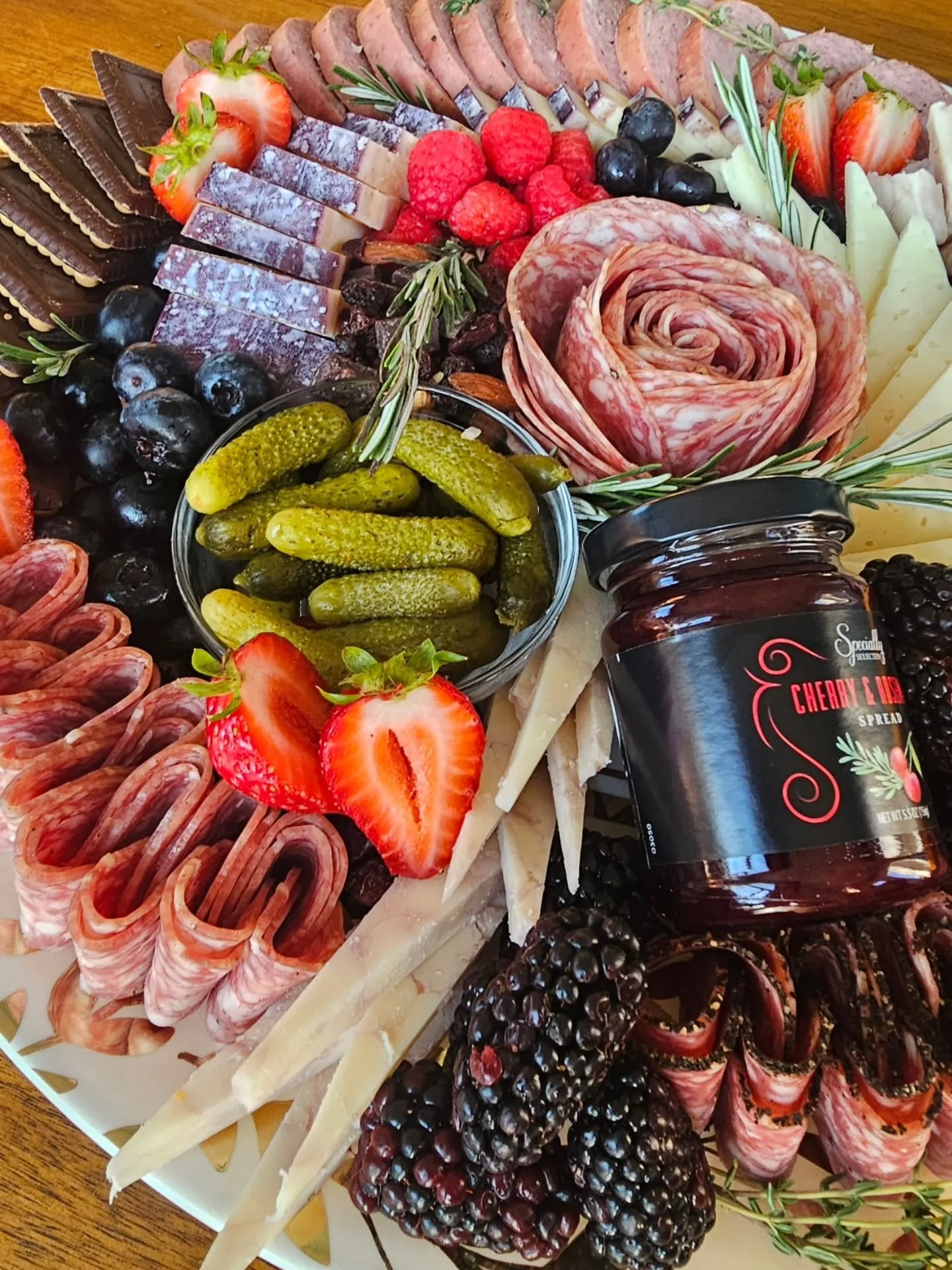 It wouldn&rsquo;t be a Monday without a little bit of &ldquo;blah&rdquo; 
So here&rsquo;s some charcuterie magic to make your feed (and your mood) a little brighter 💜
#roseandbrie #charcuterieart #lexingtonfoodie #grazingboardgoals