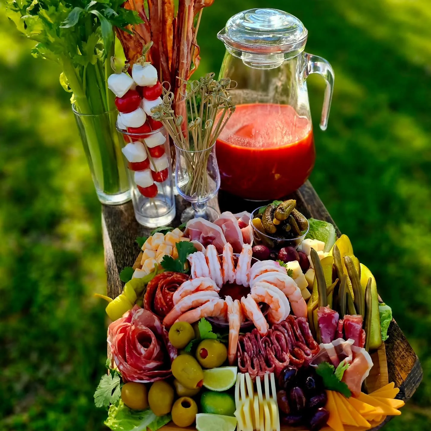 Getting ready for The Masters or The Derby? These Bloody Mary Booze Boards are perfect for sipping and snacking! 
I also have Bourbon, Mimosa, and Cocktail pairing boards as well as golf and horse themed elements to add pizzaz! 
DM or place your orde