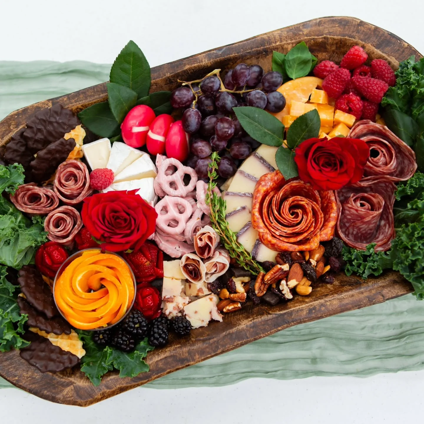 🏇 Winners Circle Flavor, Delivered to Your Tailgate! 🌹
Skip the prep and focus on the races. Whether you're on the couch or in the Paddock, Rose &amp; Brie delivers directly to you.
I will find you at the track so you don't have to leave the party.