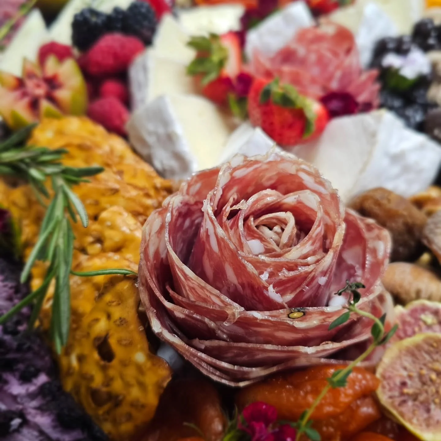 What's a Rose &amp; Brie board without the rose? 🌹 #roseandbrie #charcuterieboard #charcuterieboardsofinstagram #lexingtonky #smallbusiness