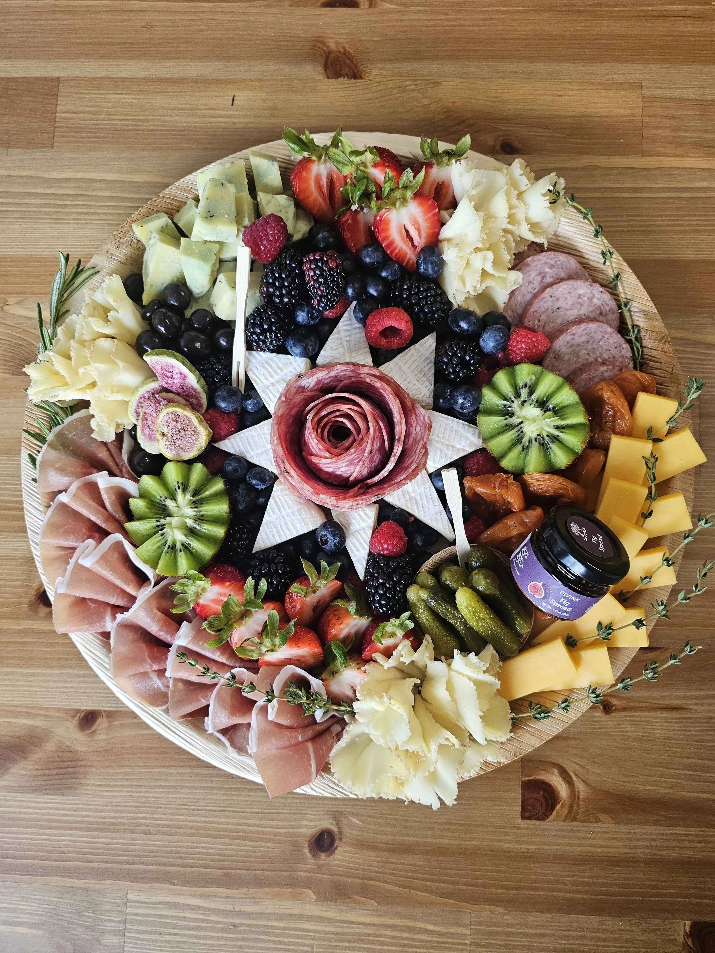 Deluxe Charcuterie Board (2-5 Servings)