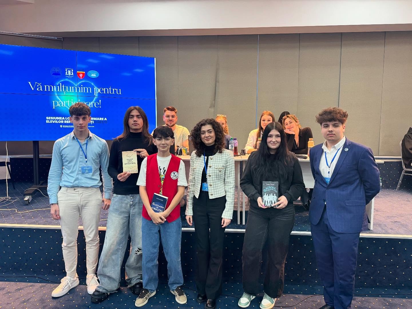 🏆📚 Cunoașterea merită premiată! În cadrul Sesiunii Locale de Formare a Elevilor Reprezentanți (SLFER), am organizat un concurs bazat pe quiz-uri inspirate din temele discutate, iar participanții au demonstrat că implicarea și curiozitatea adu