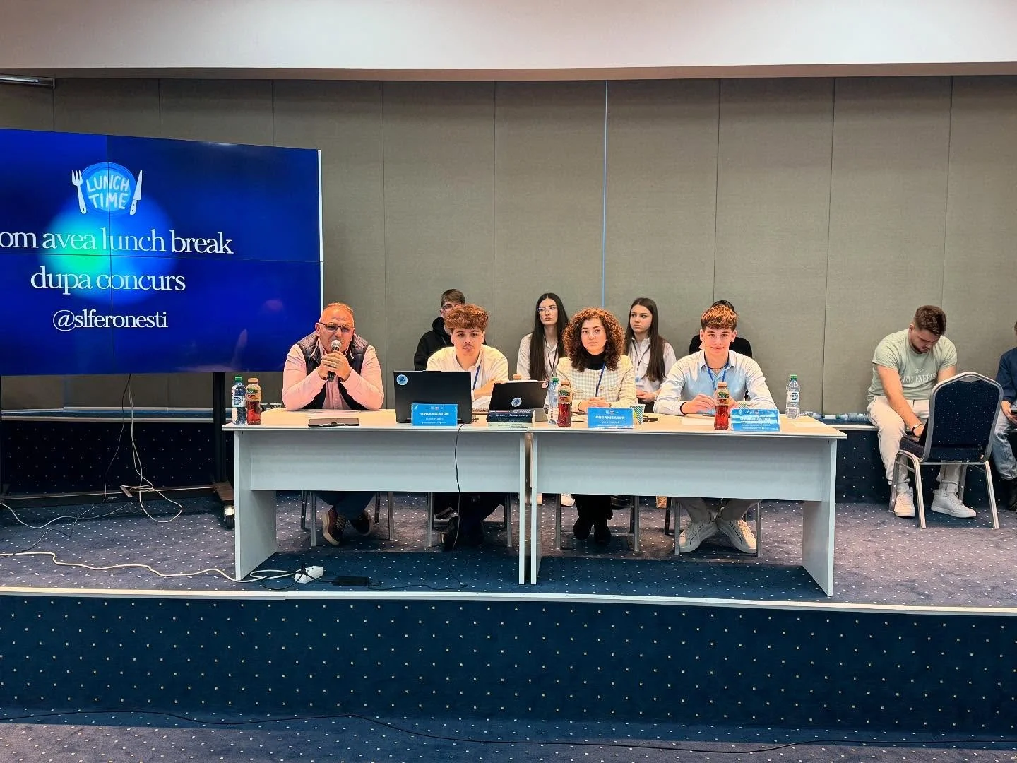🚀 Inspirație, determinare și viziune! Astăzi, în cadrul Sesiunii Locale de Formare a Elevilor Reprezentanți (SLFER), am avut plăcerea de a-l avea alături pe domnul Ciobotaru Ioan (Giovanni), un antreprenor de succes din Onești. 💸
Ne-a î
