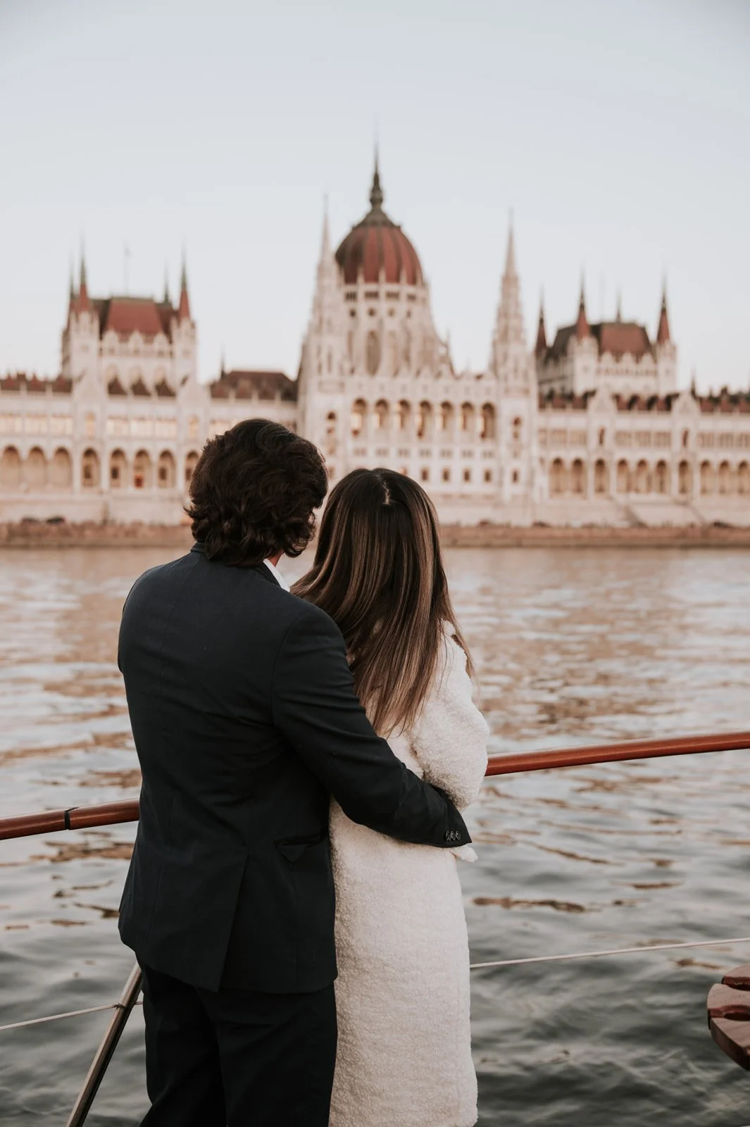 Romantic photos before a marriage proposal in Budapest