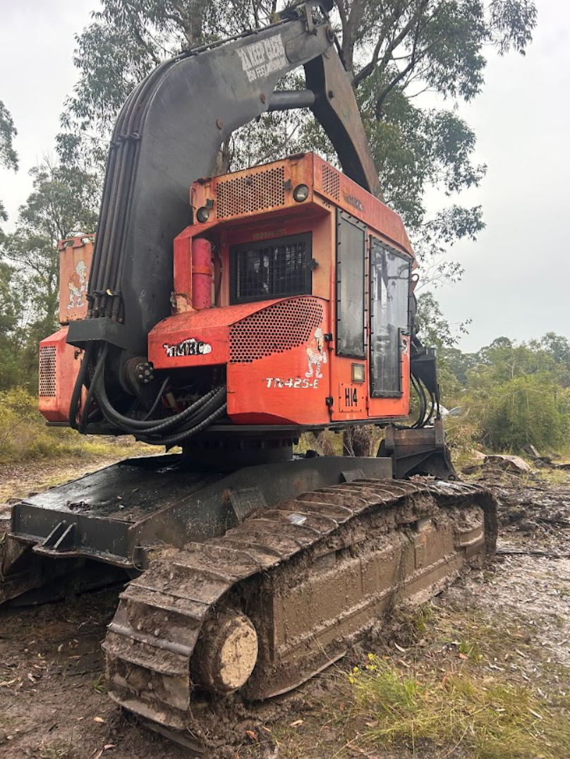 Valmet 425E tracked harvester equipped with Southstar 500 series processing head.
