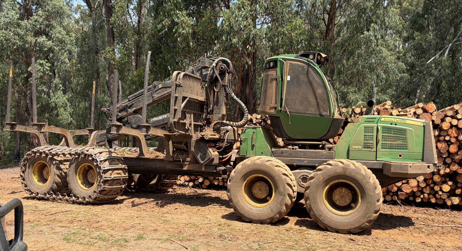 2019 John Deere 1910E Log Forwarder.