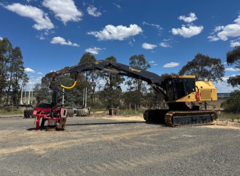2014 Tigercat LH855C tracked harvester equipped with 624C harvesting head.