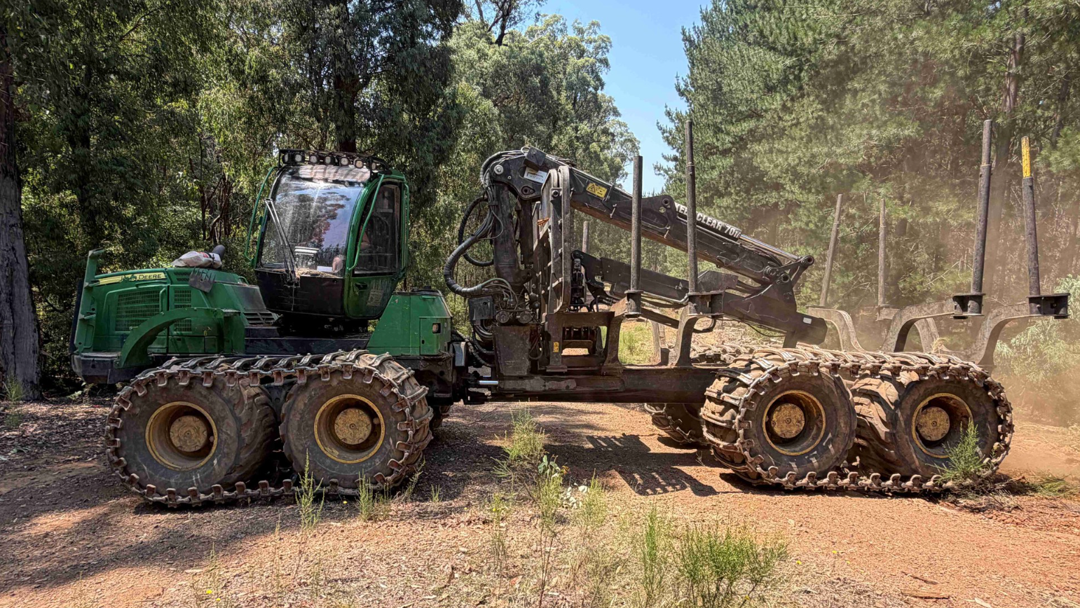 2018 John Deere Log forwarder
