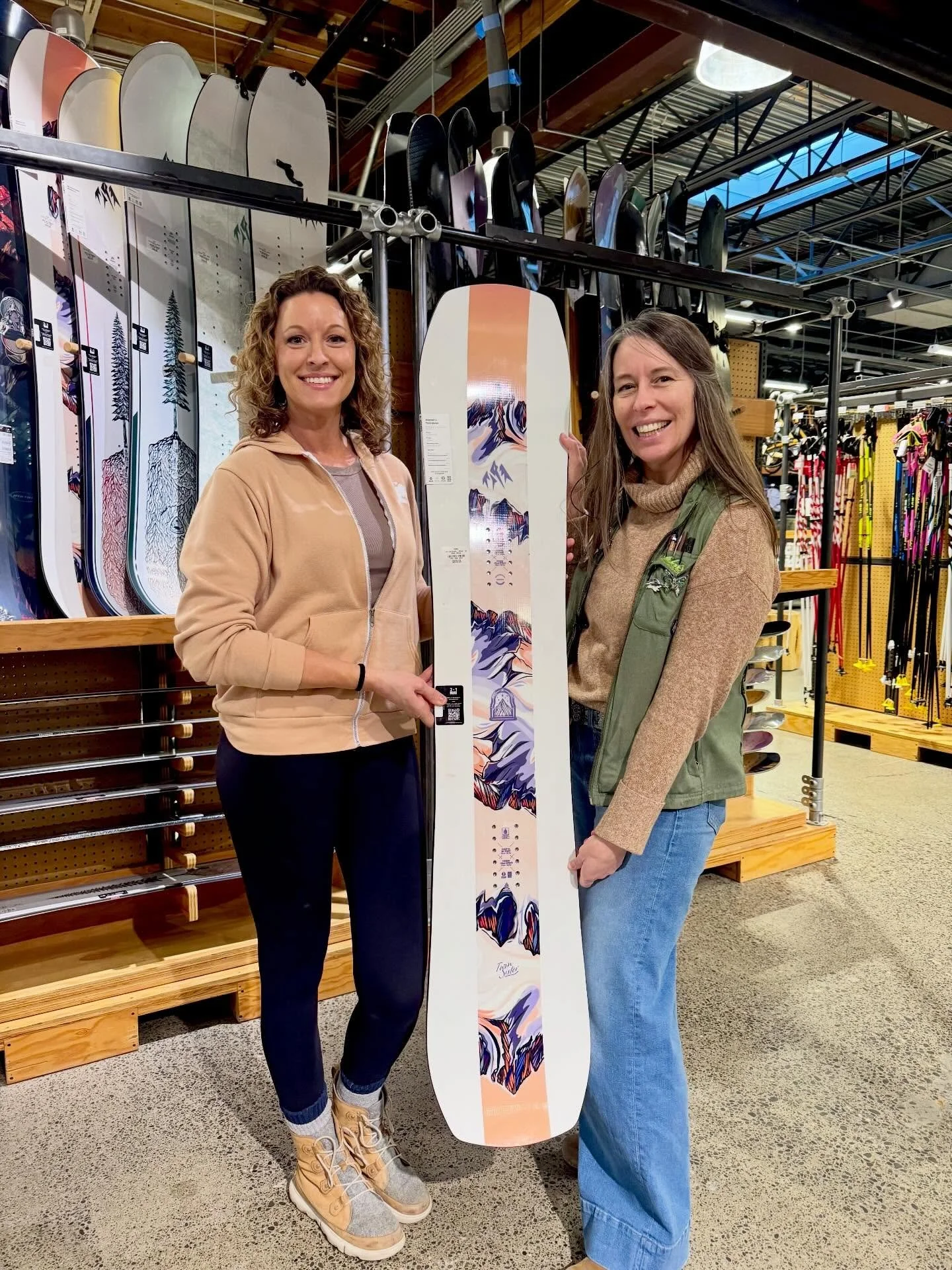 Pretty fun moment walking into REI and spotting a board featuring artwork we helped design. @rei 

We&rsquo;ve been creating graphics for @jonessnowboards snowboards and bindings for many years now, but it never gets old seeing them out in the wild&m