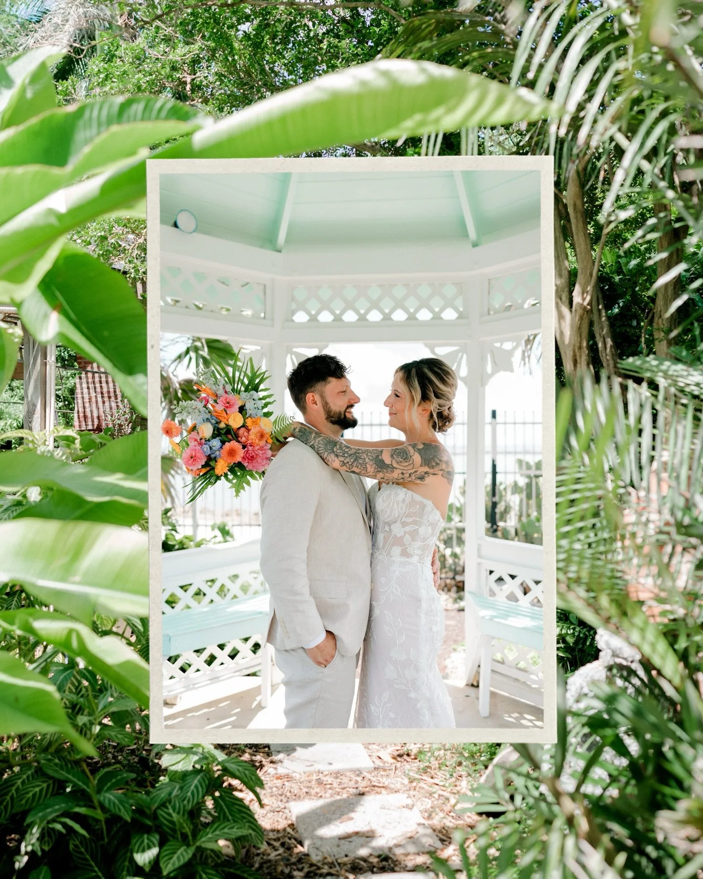 ✨🌺K+R 🌺✨
Still so in love with this gorgeous colorful bouquet for such a sweet couple last September 

Photography: @tooovisual.media 
Second Shooter: @grain.gold.photo.co 
Florals: @the.sailorsheart 
Venue: @eastmartelloevents