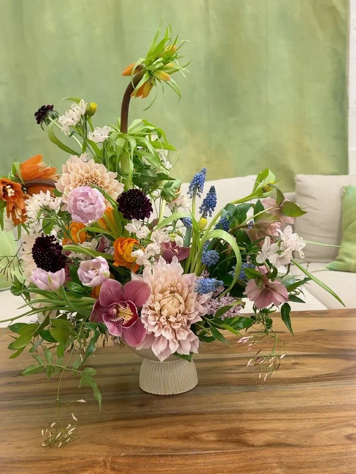 Colorful spring arrangements from this week 🌷

#floraldesign #keywestflorist #eventflorist #weddingflorals #keywestweddings destinationweddings floridakeys springflowers