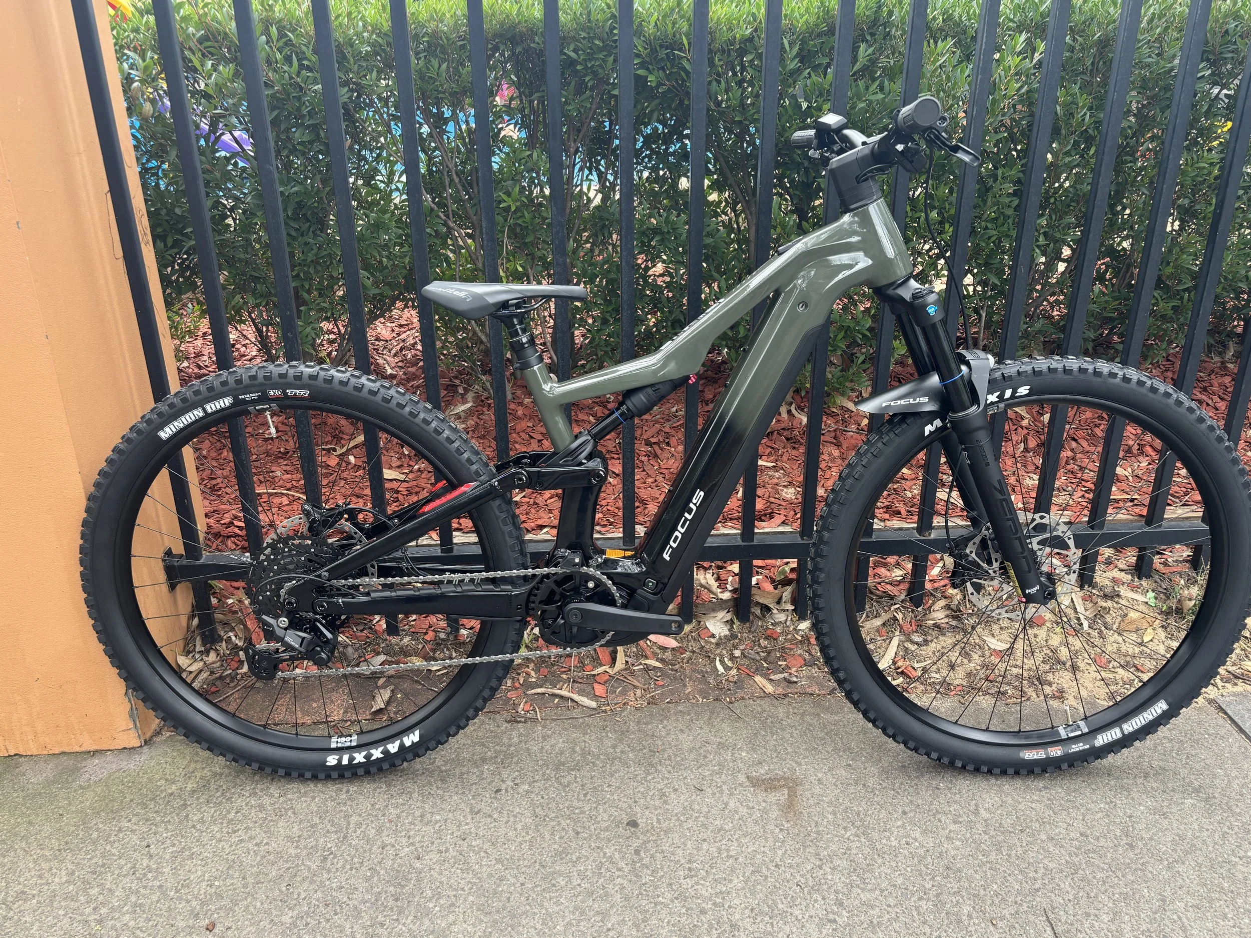 Focus THRON 6.7 - Pedal Assist MTB - Medium - Green