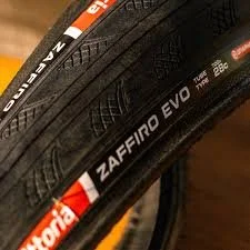 Vittoria Zaffiro EVO V G2.jpg