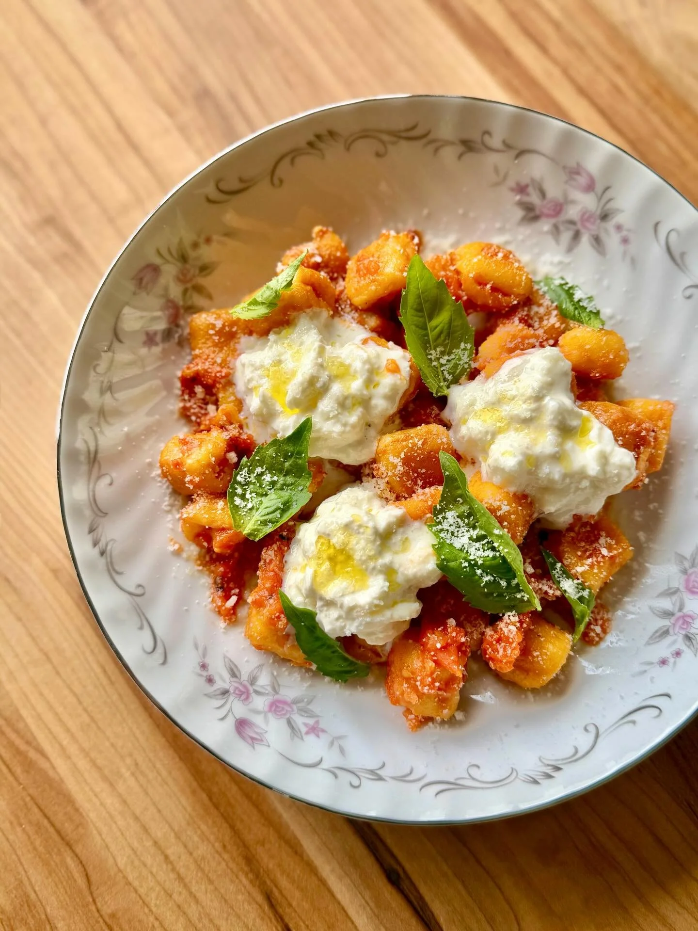 PARISIAN GNOCCHI 
roasted tomato &bull; stracciatella &bull; basil &bull; pecorino 
#pasta #pastapasta #chefsroll #rollwithus