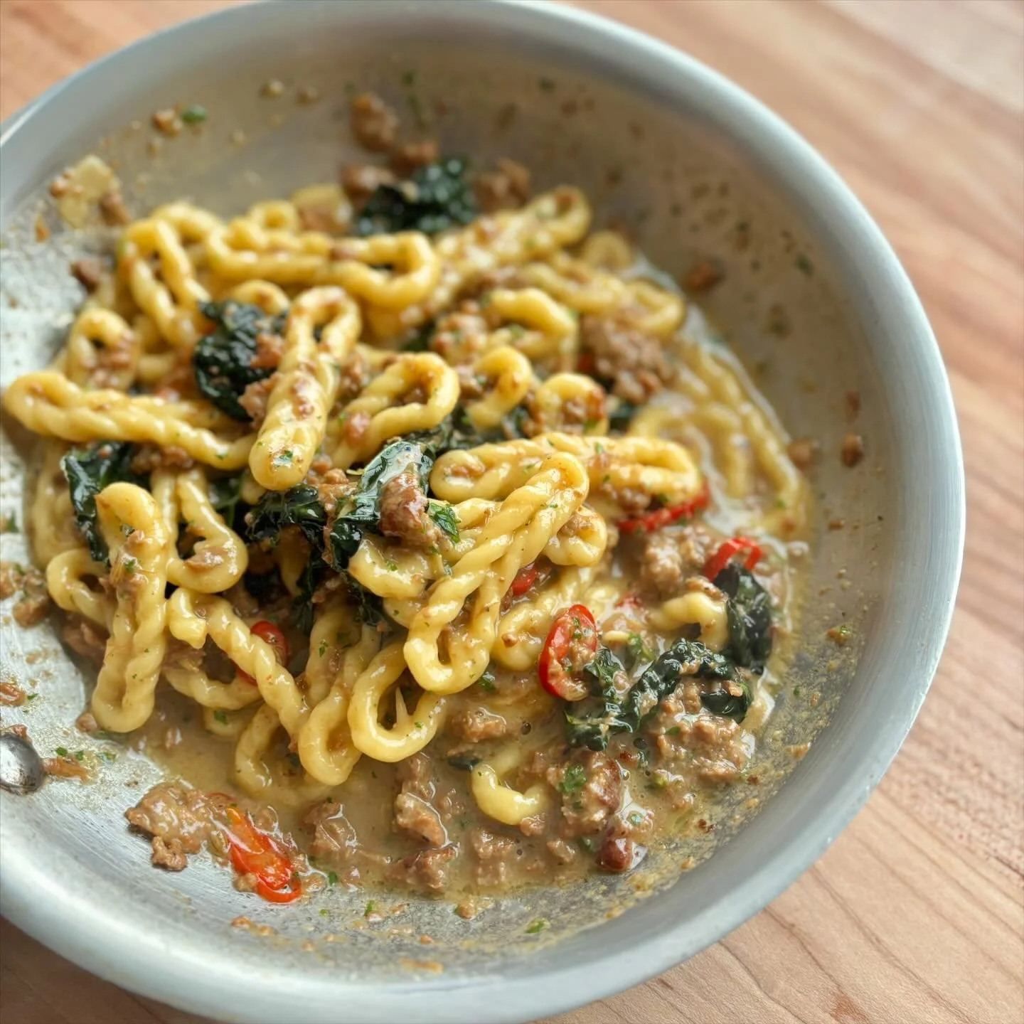 LORIGHITTAS 
sausage ragu &bull; tuscan kale &bull; fresno &bull; parmigiano
.
.
.
#pasta #pastafattaamano #pastasfoglia #lorighittas #pastapasta #chefsroll #rollwithus