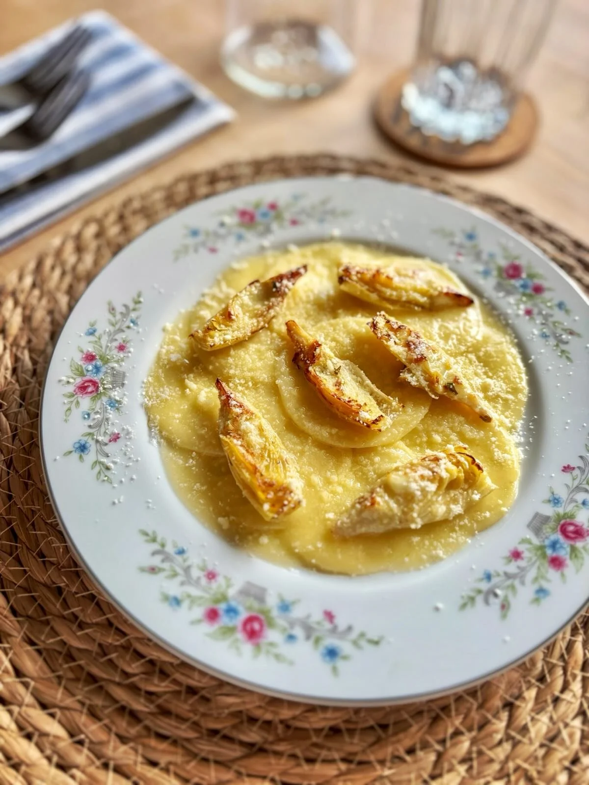 CORZETTI🔆
artichoke &bull; lemon butter &bull; parmigiano 
#pasta #pastapasta #corzettistamp @romagnolipastatools #romagnolipastatools #olivapasta #chefsgreatestplates #chefsroll #rollwithus