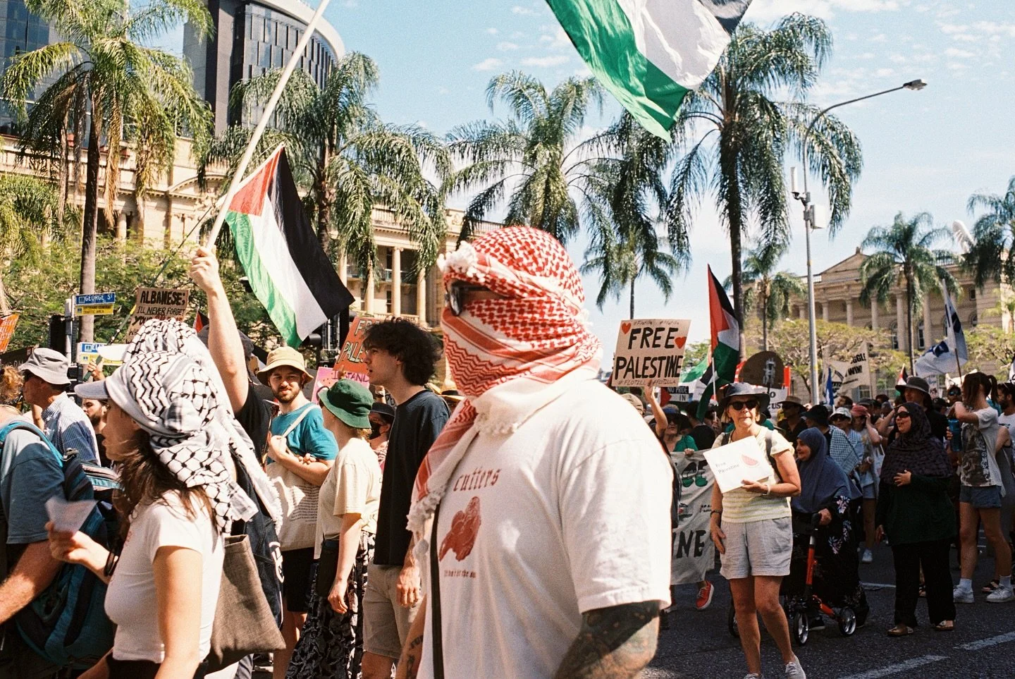 &ldquo;You can&rsquo;t help it. An artist&rsquo;s duty, as far as I&rsquo;m concerned, is to reflect the times.&rdquo; &mdash; Nina Simone

Shot on @kodak portra 400 + @pentax.jp 35mm 🎞️

.
.
.
.
.
.
.
#film
#filmcommunity 
#filmforever 
#filmphotog