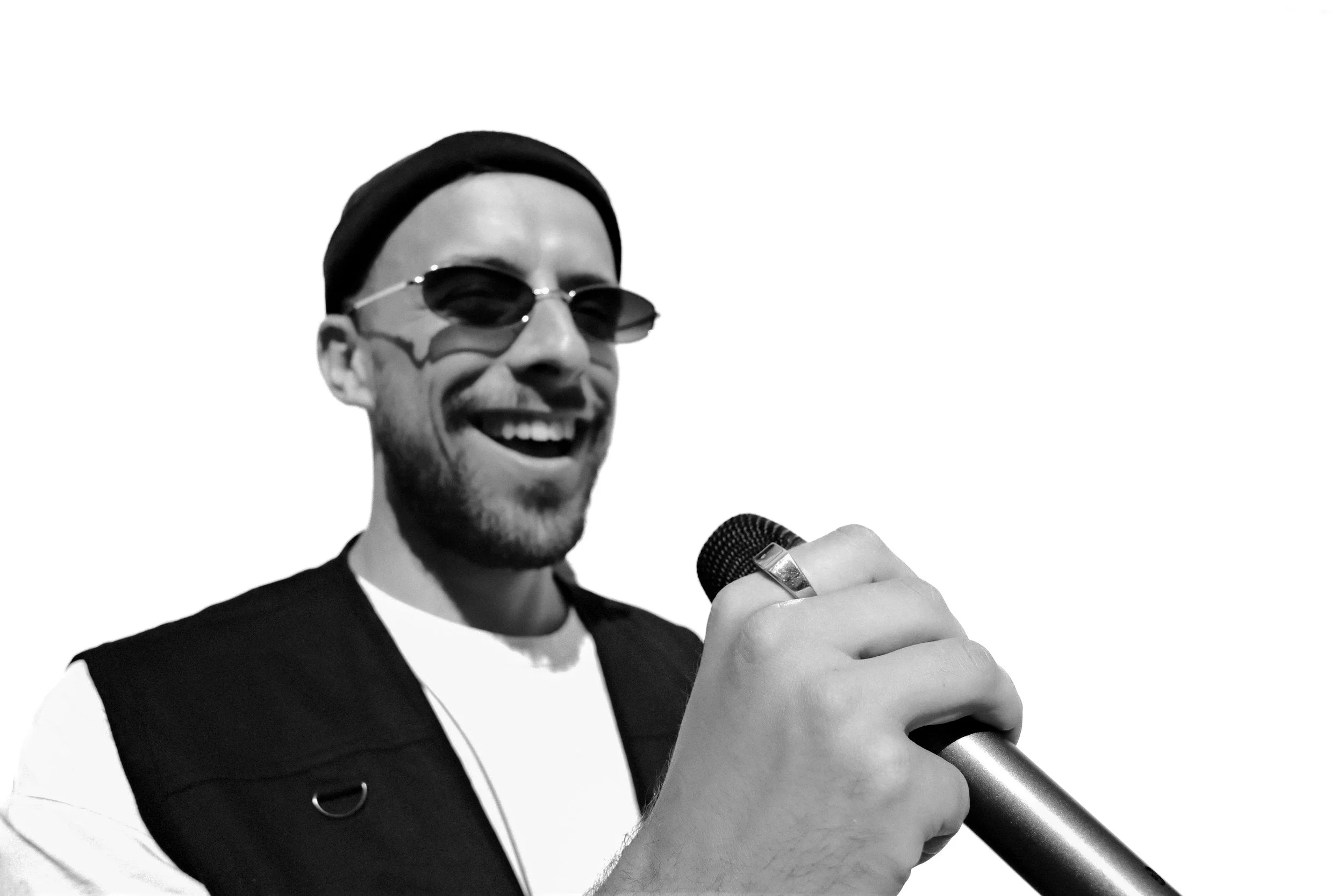 Leslieperform.jpg