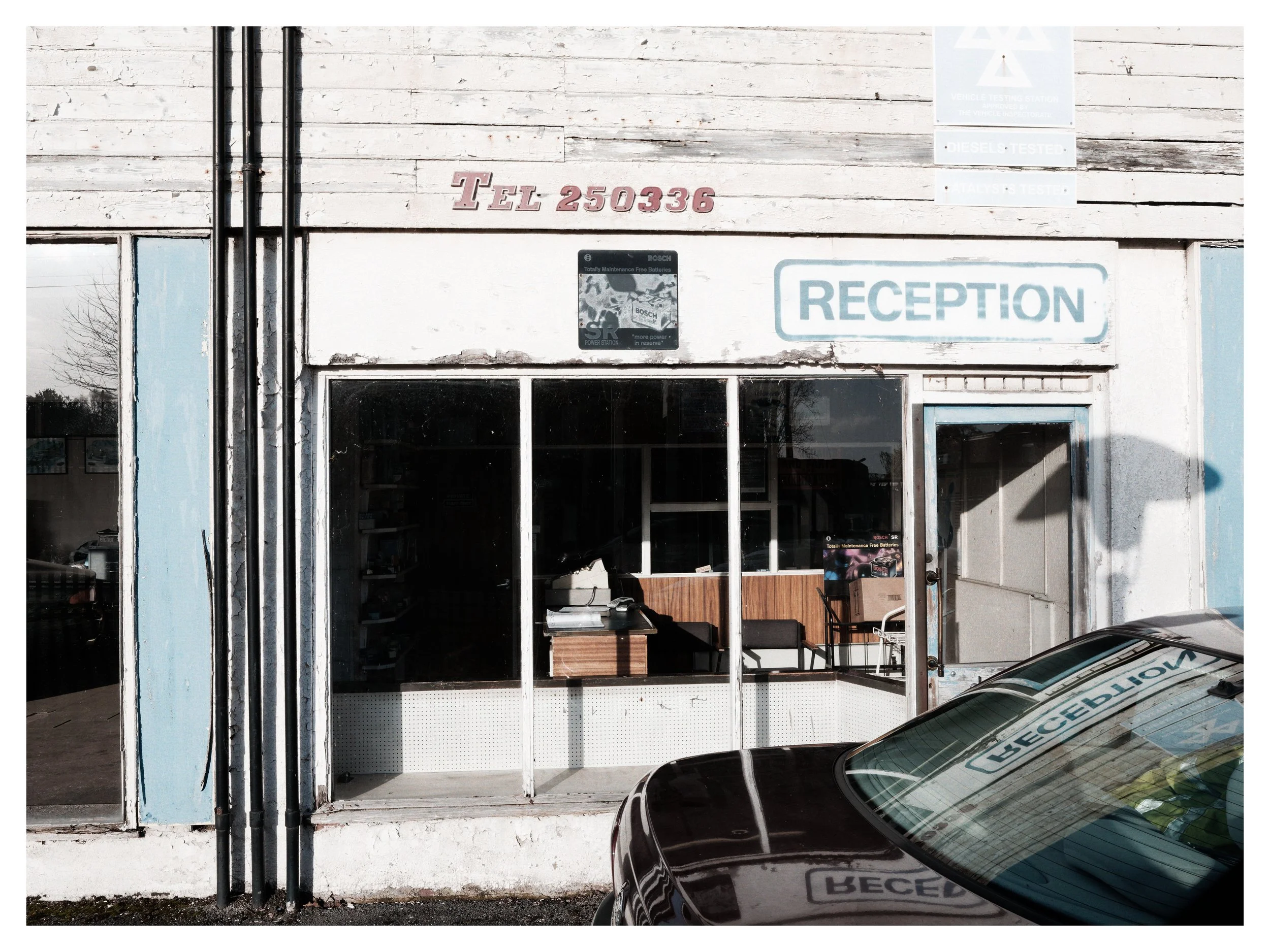 It attends to the occult residue of function