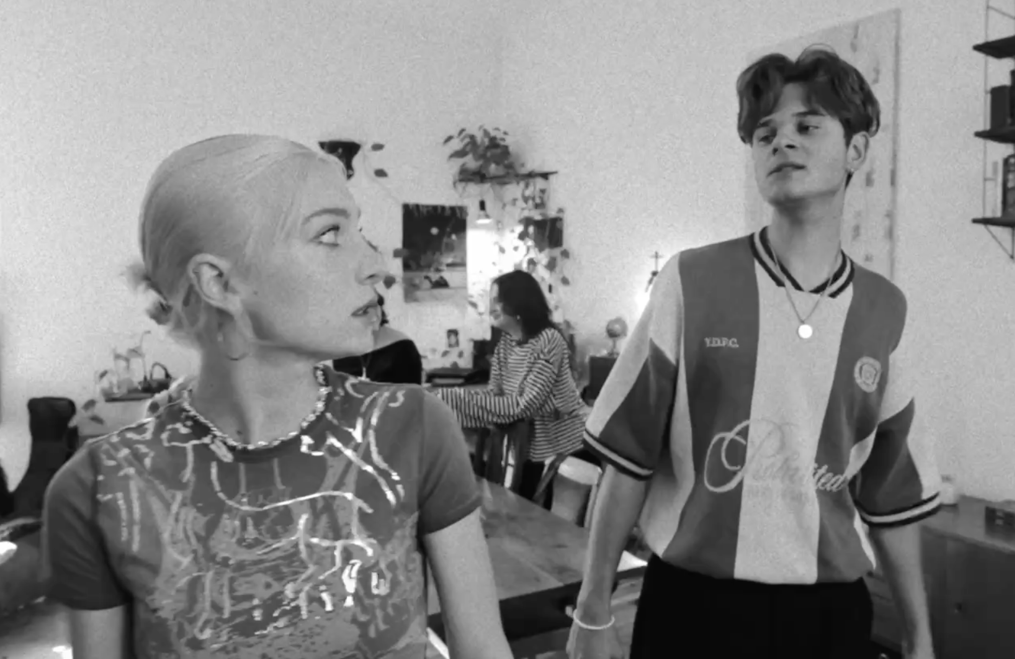 Musikvideo / Dani Lia x JAS - du küsst jetzt jemand anderen :/