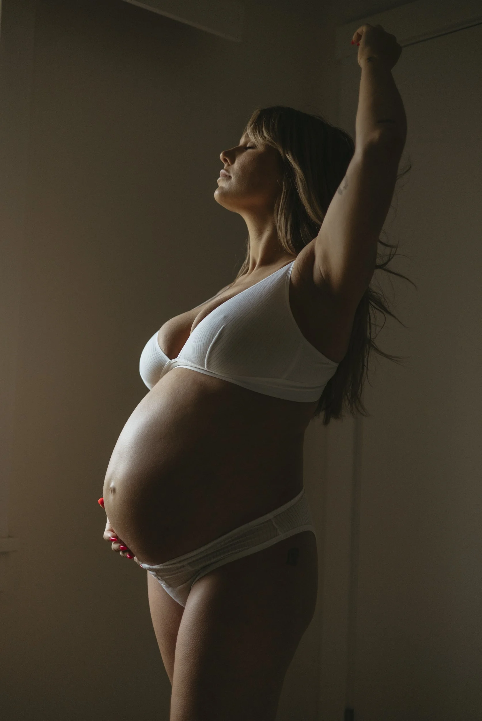 230426_SHAWNA_WATTERSON_PREGNANCY_PORTRAITS-0238.jpg