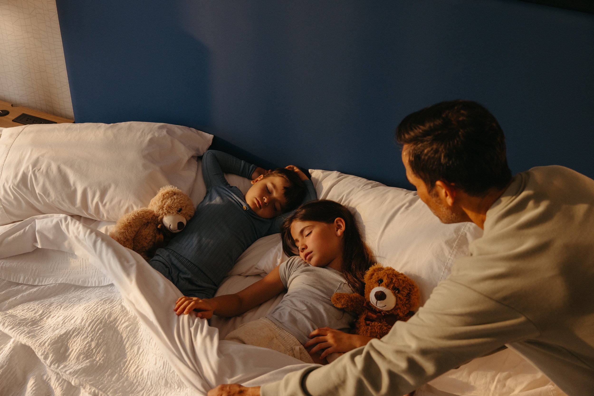 KIDSINBED_SH7274_SRGB-FULL-RES-300dpi.jpg