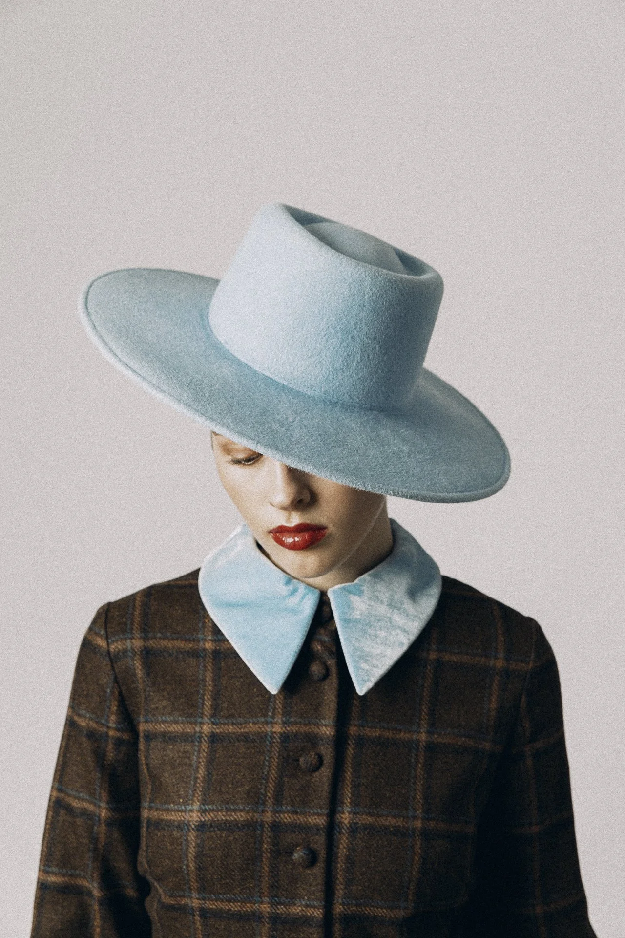 201116_BEHIDA_PLAID_DRESS_BLUE_VELVET_COLLAR_7767_WEB.jpg