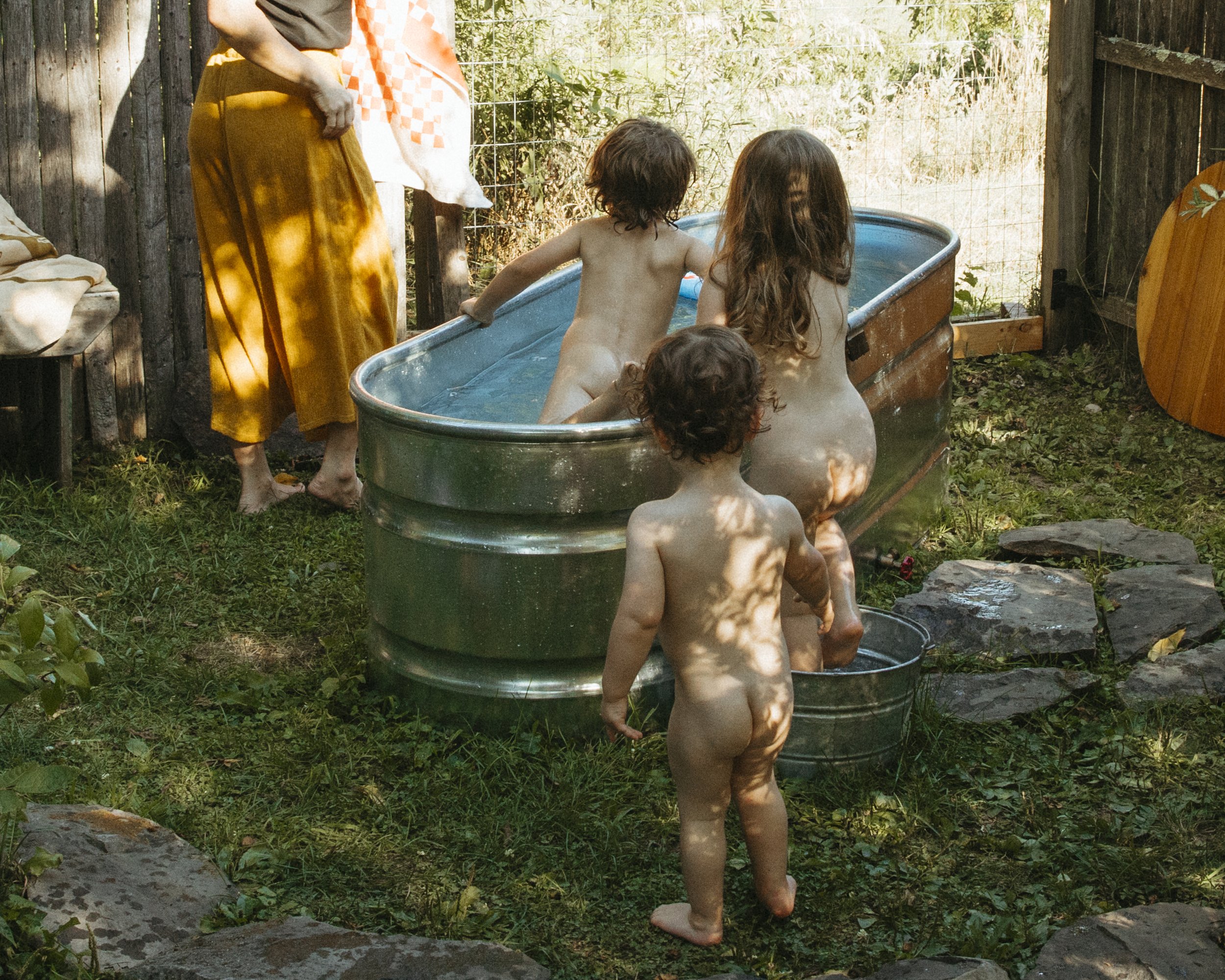 220803_THEO_CALIOPE_OUTDOOR_BATHING-3023.jpg