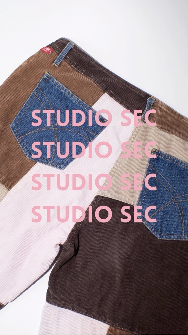 Nu te vinden in de webshop!
Een mix van vintage en tweedehands parels, liefdevol verzameld 💘
#vintagelover #studiosec #slowfashion #tweedehandsvondst
#duurzamekleding #uniekekleding #vintagefinds #prelovedfashion
#vintageoutfit #kledingmetkarakte
