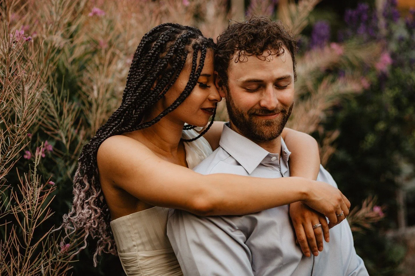 Witnessing love unfold in its purest form amidst the tranquil beauty of nature. 🌾🌄 #TranquilLove #NaturalMagic⁠
.⁠
.⁠
.⁠
Venue: @lakeview.events⁠
Host &amp; Planner: @fleurdelivphotography⁠
VW bus: @thebottledbronco⁠
Rentals: @knotwoodeventrentals 