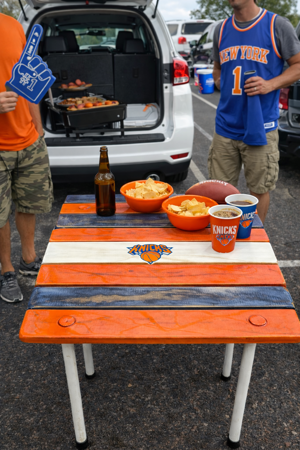 knicks-fan-tailgatting.png