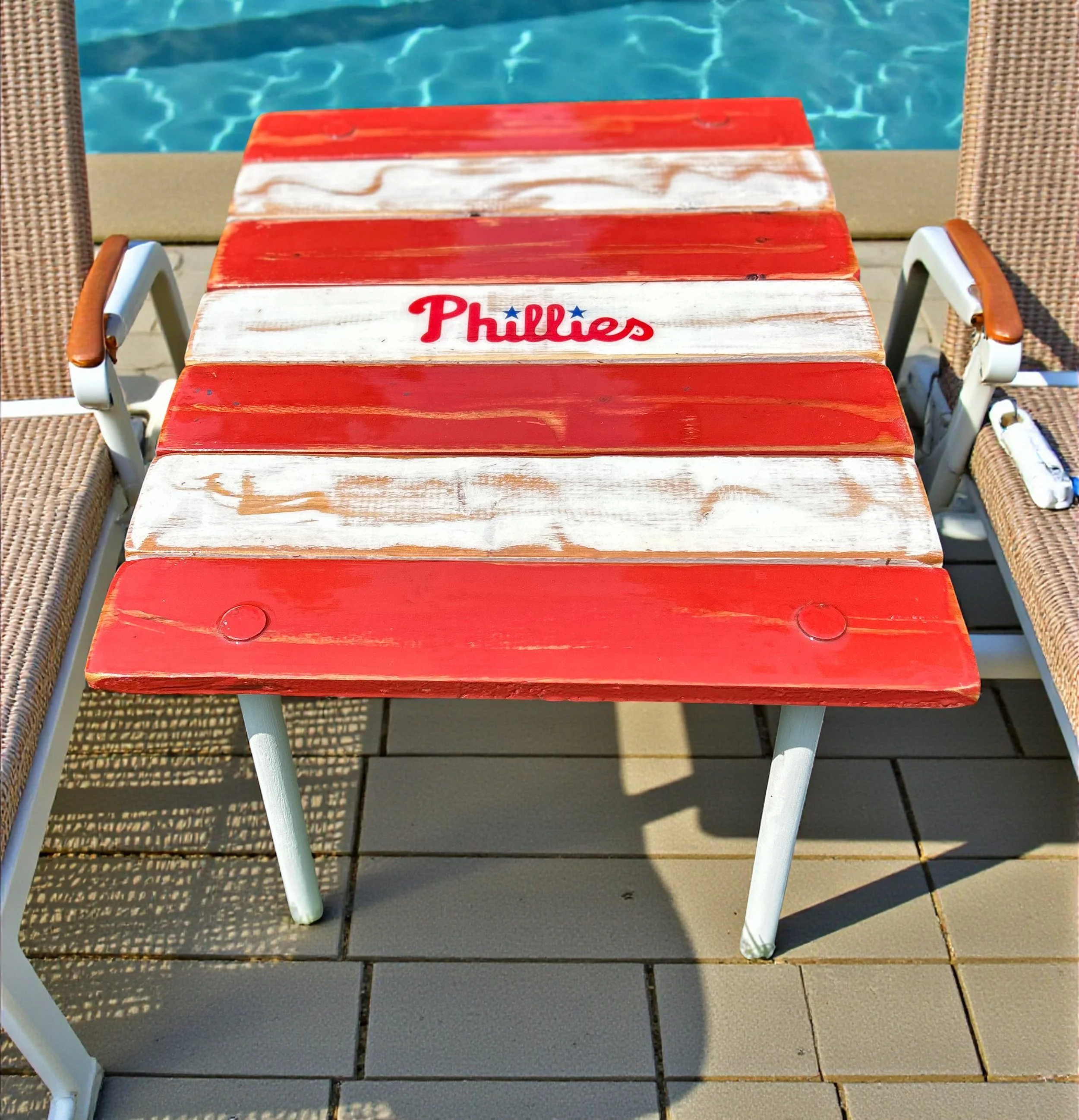 phillies-roll-out-table-in-a-bag-poolside.jpg