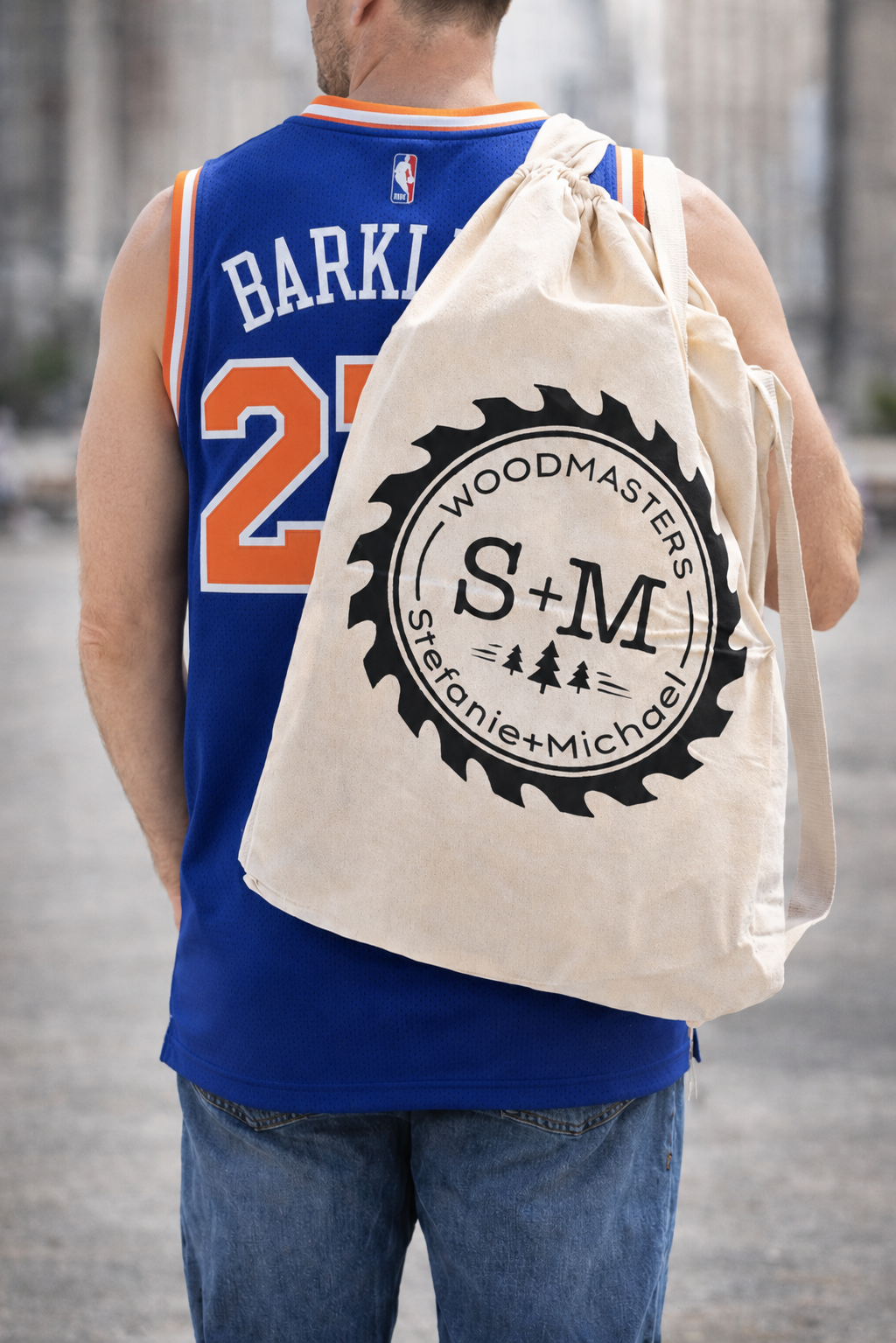 knicks-fan-with-table.png