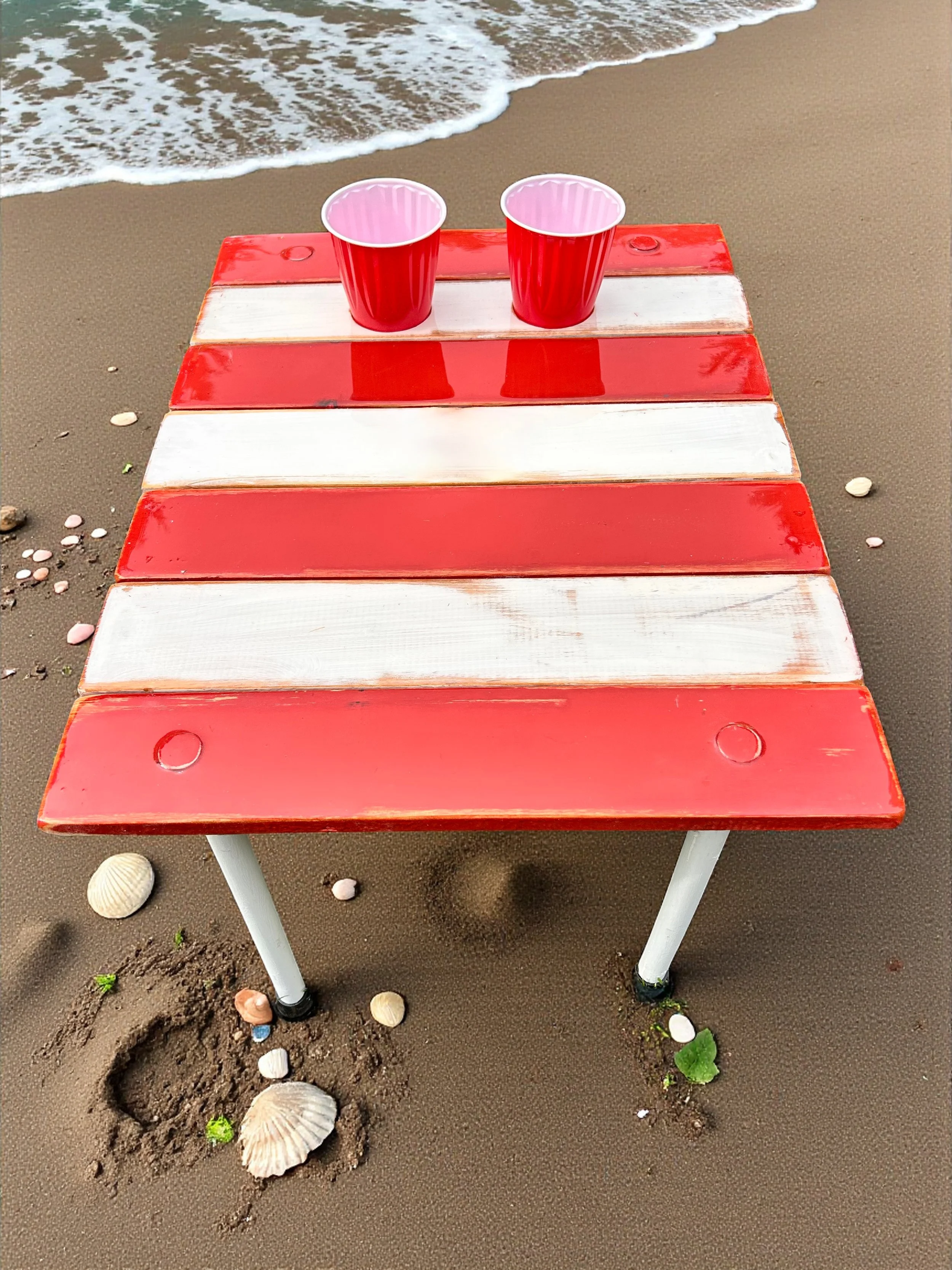 red-white-portable-table-with-red-solo-cup-holders.jpg