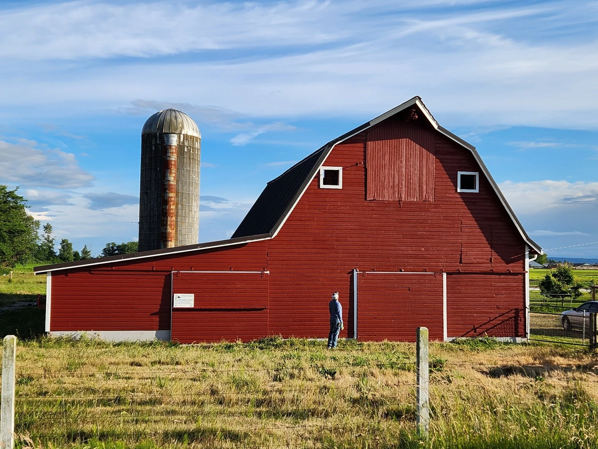 Join us for a flower crown workshop in the beautifully restored milking parlor of a historic Skagit Valley barn.
Williams Place, built in 1919, offers the perfect setting to celebrate the changing seasons. What better way to welcome the shift than by