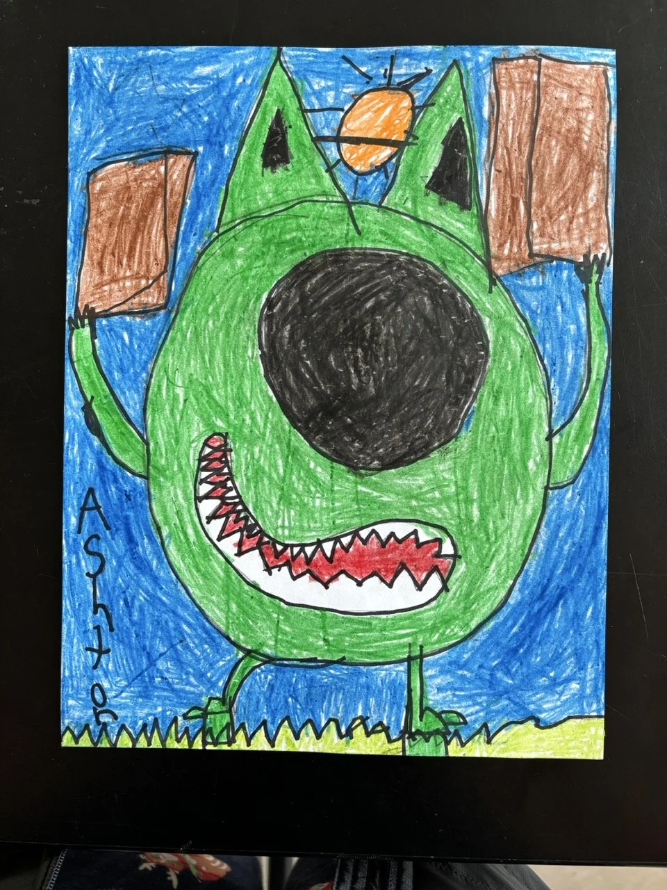 Ashton Monster - Grande.jpeg