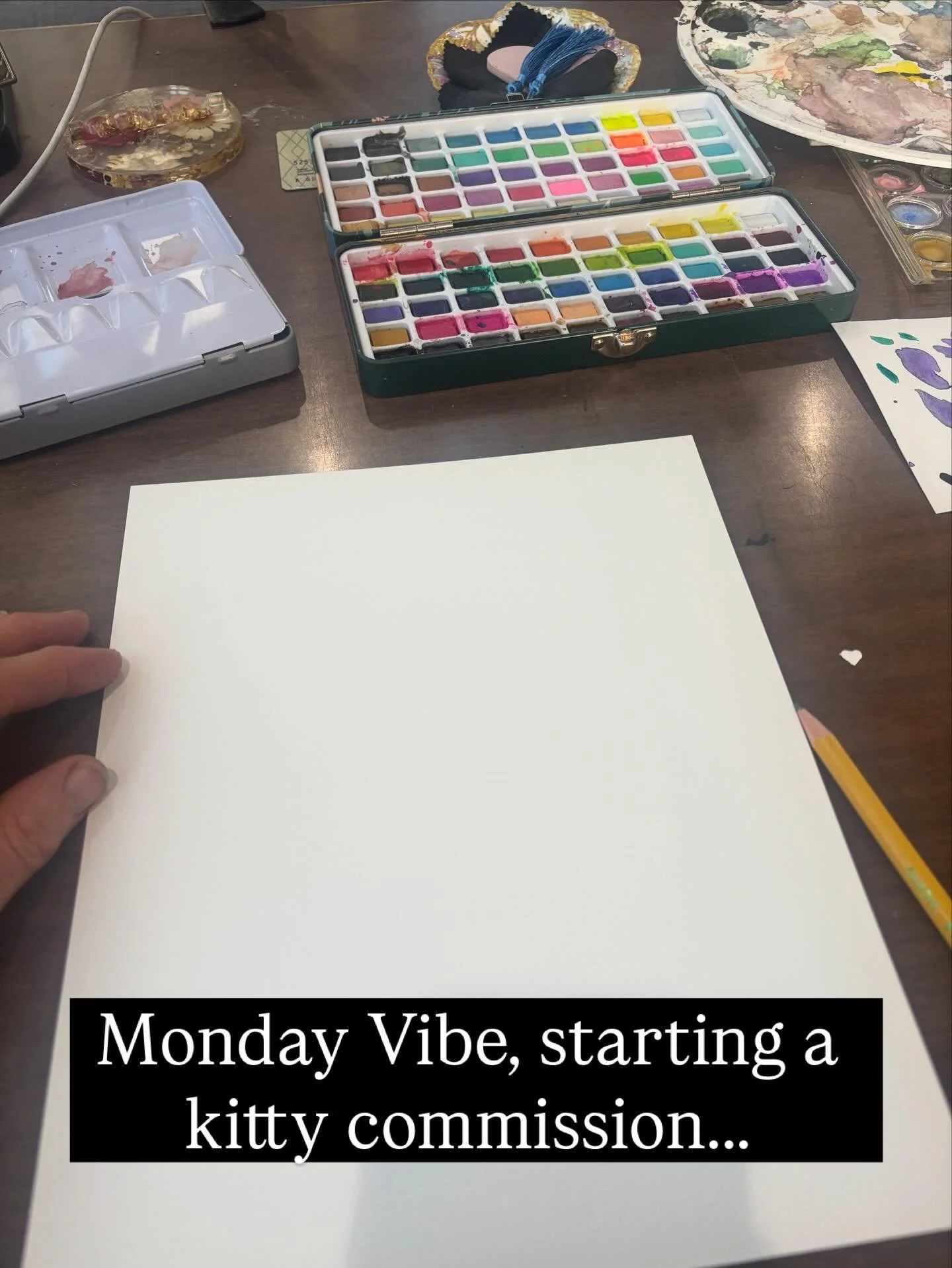 Monday night vibes ✨
Blank paper, fresh watercolors, and the start of a new kitty commission 🐱🎨 There&rsquo;s something so exciting about the very first brushstroke.

#WatercolorArtist #PetPortraitCommission #CatPortrait #ArtistAtWork #MondayNightV