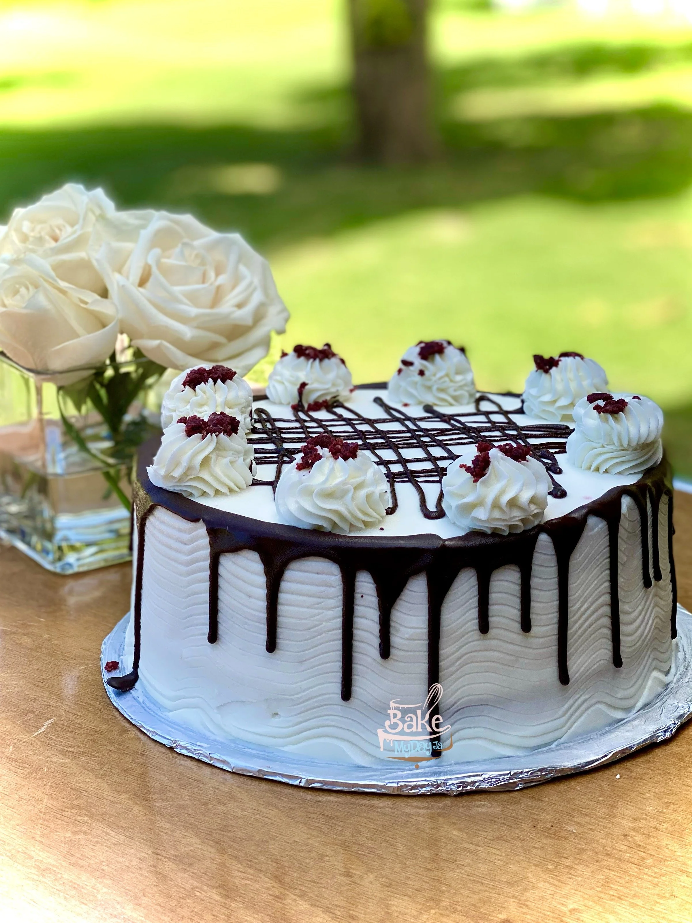 Red Velvet Cake (Cream cheese frosting)