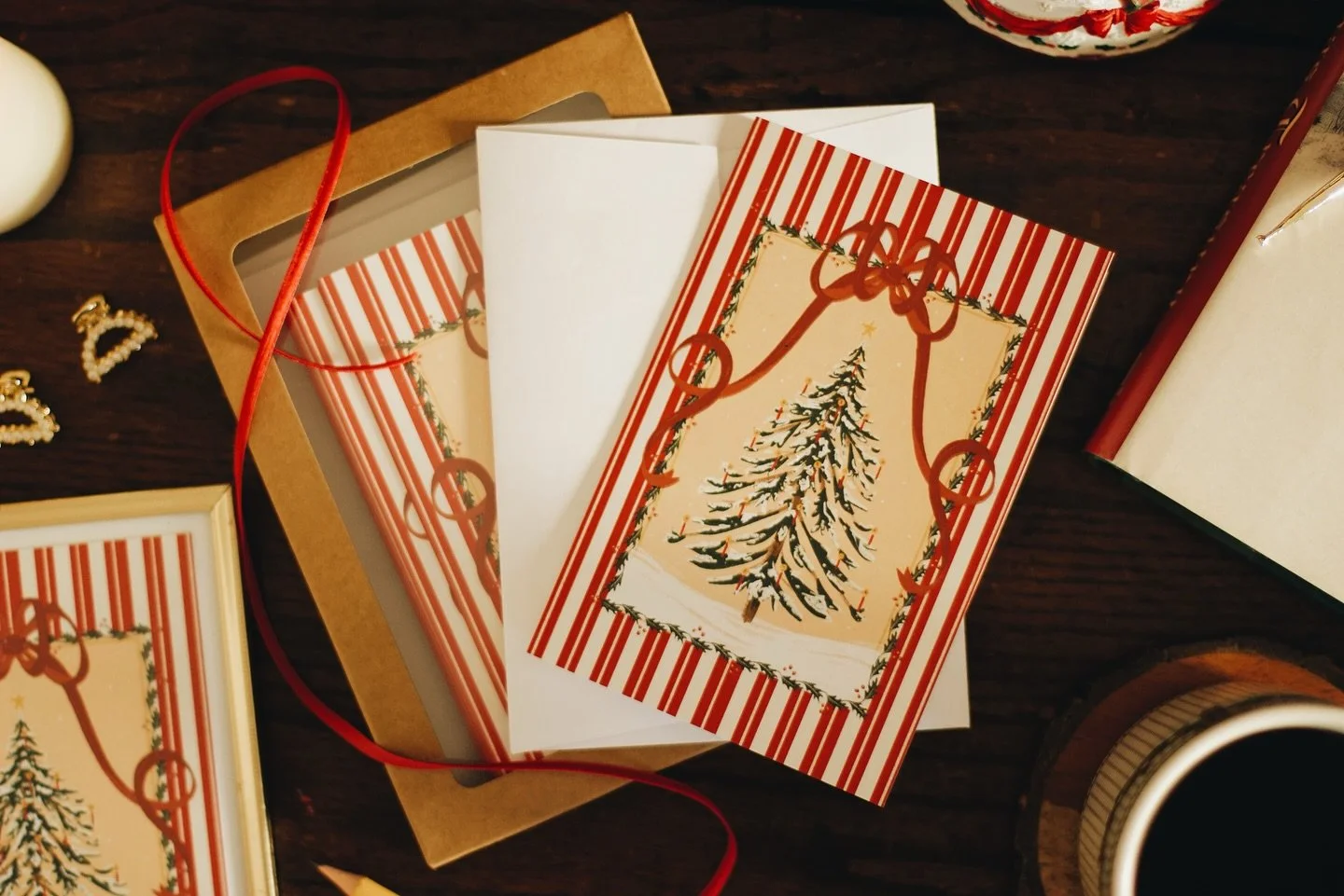 obligatory Christmas card post because it&rsquo;s November 1 and that means it&rsquo;s officially Christmas!!!!!! they&rsquo;re live on my ko-fi (find in my 🔗🎄)

#christmas #christmascards #christmasmagic #christmasdecor #art #artist #artistsofinst