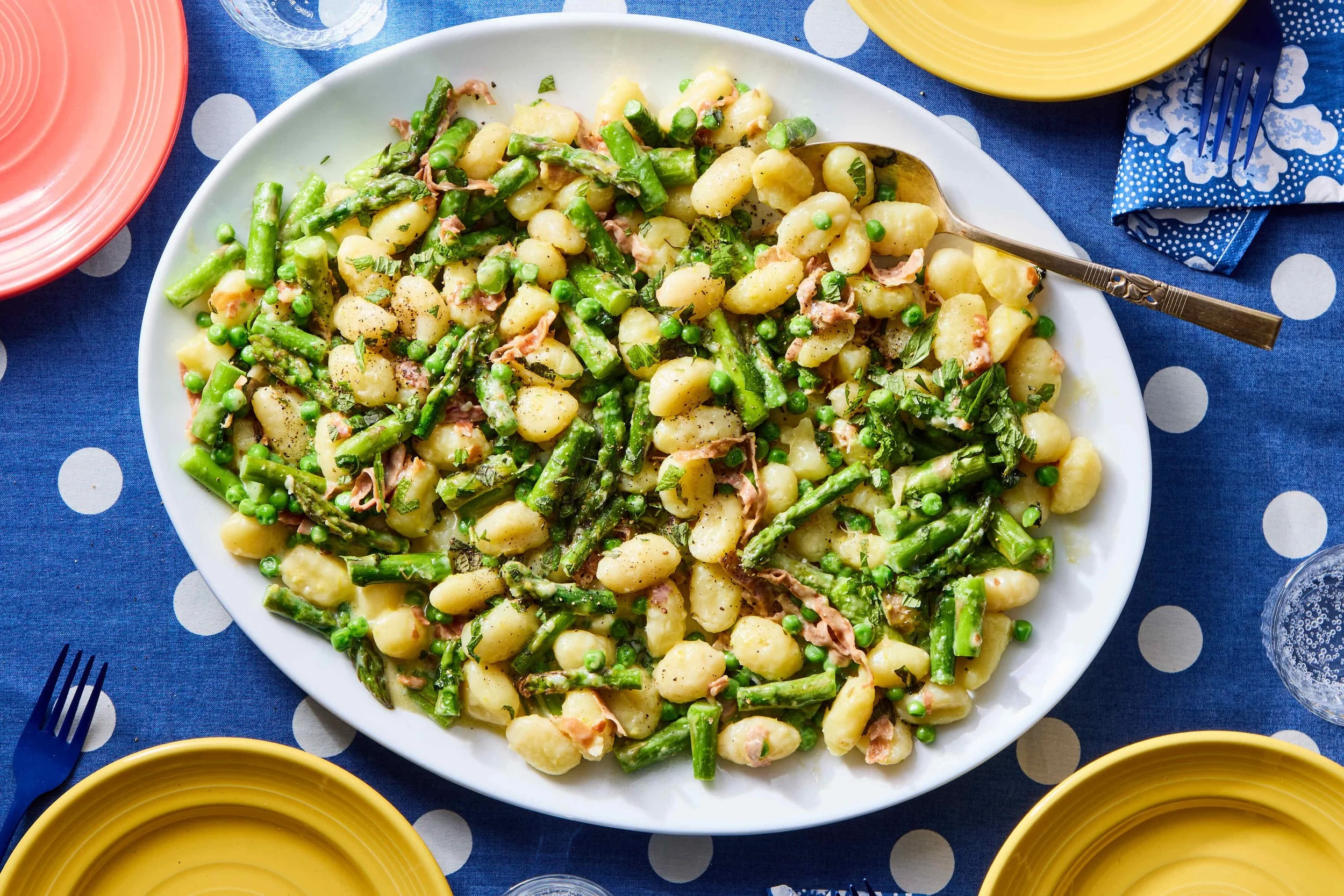 springtime_gnocchi_with_prosciutto_peas-7a59e96ab9bd42dc3af80dfd95bdf310.jpeg