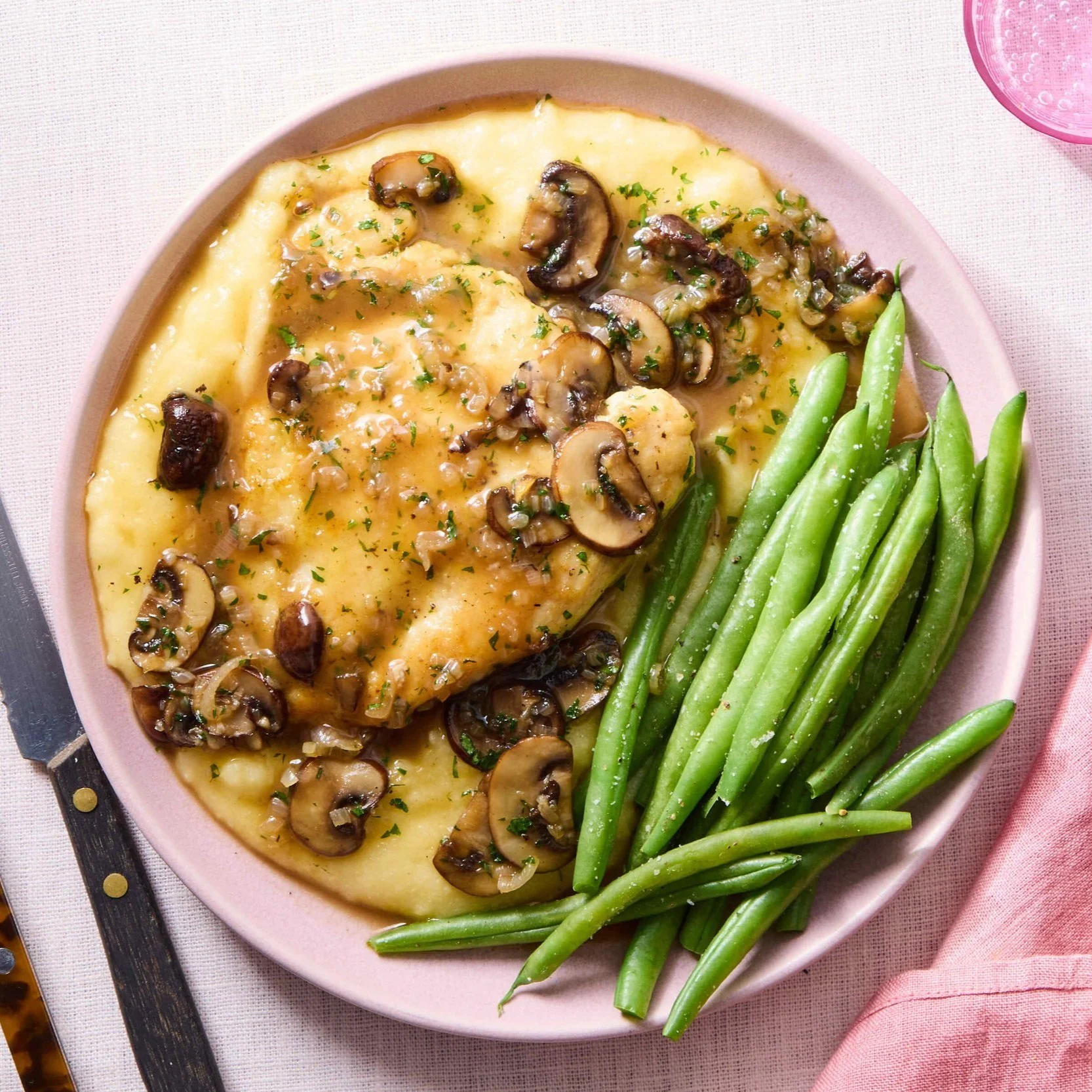 chicken_marsala-c4c83855acb75e0c261227e839059a2b.jpg