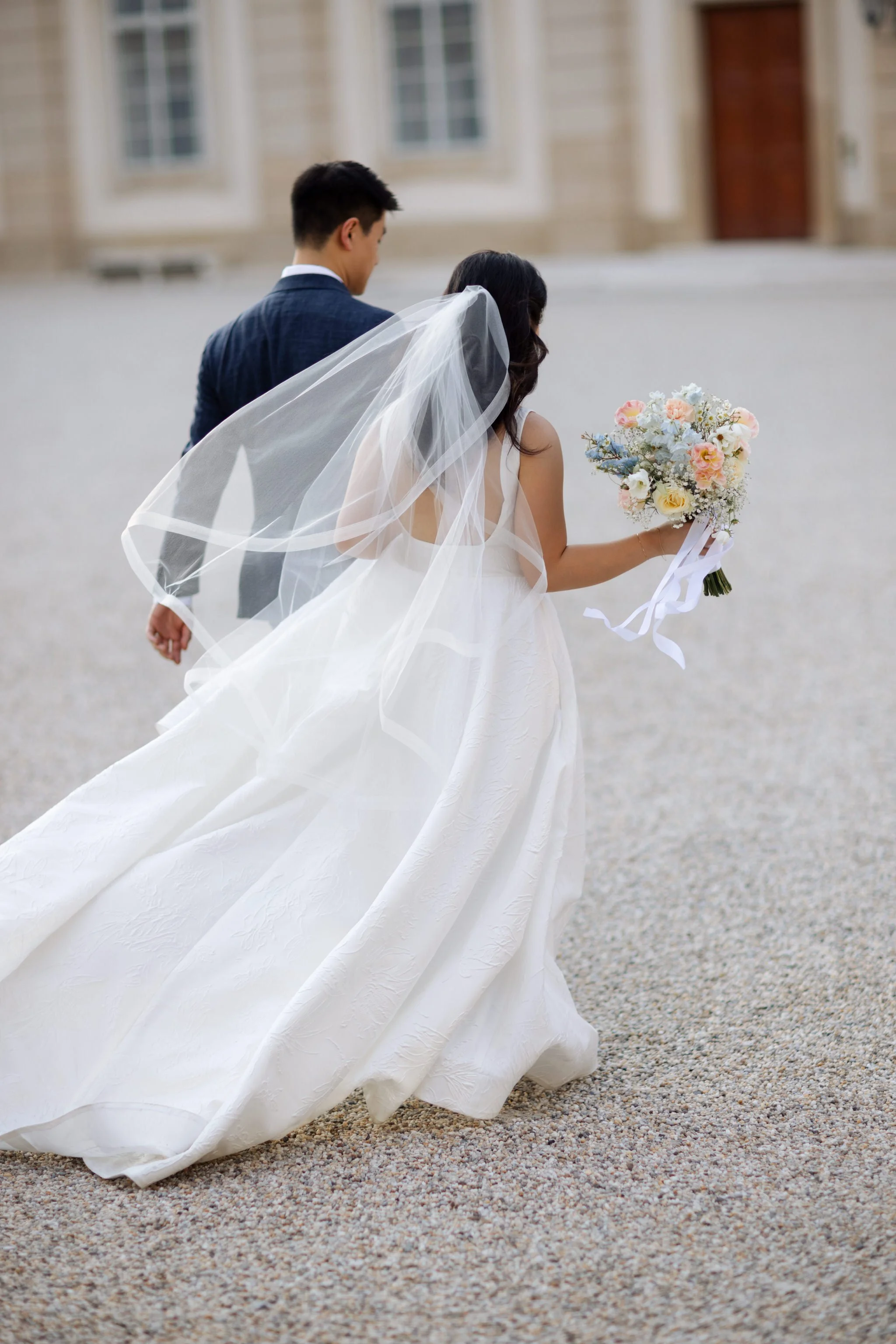 Hochzeitsfotograf Wien — Brautpaar im Palais Liechtenstein