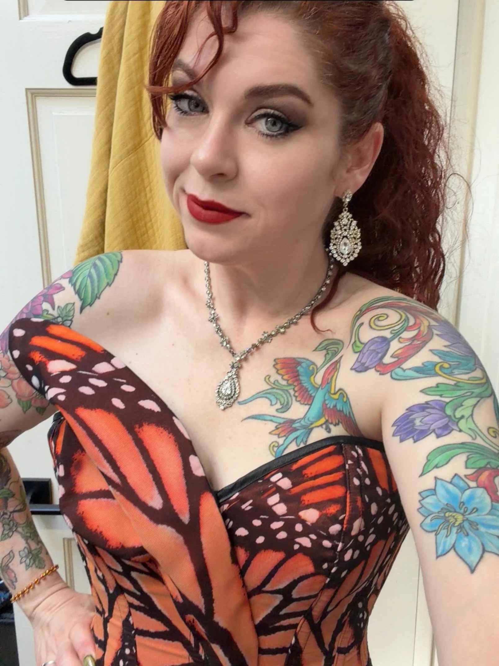 Had a wonderful time at @queerpromseattle last night. So much so that I forgot to take a lot of pictures but here is a selfie on my way out the door 😂