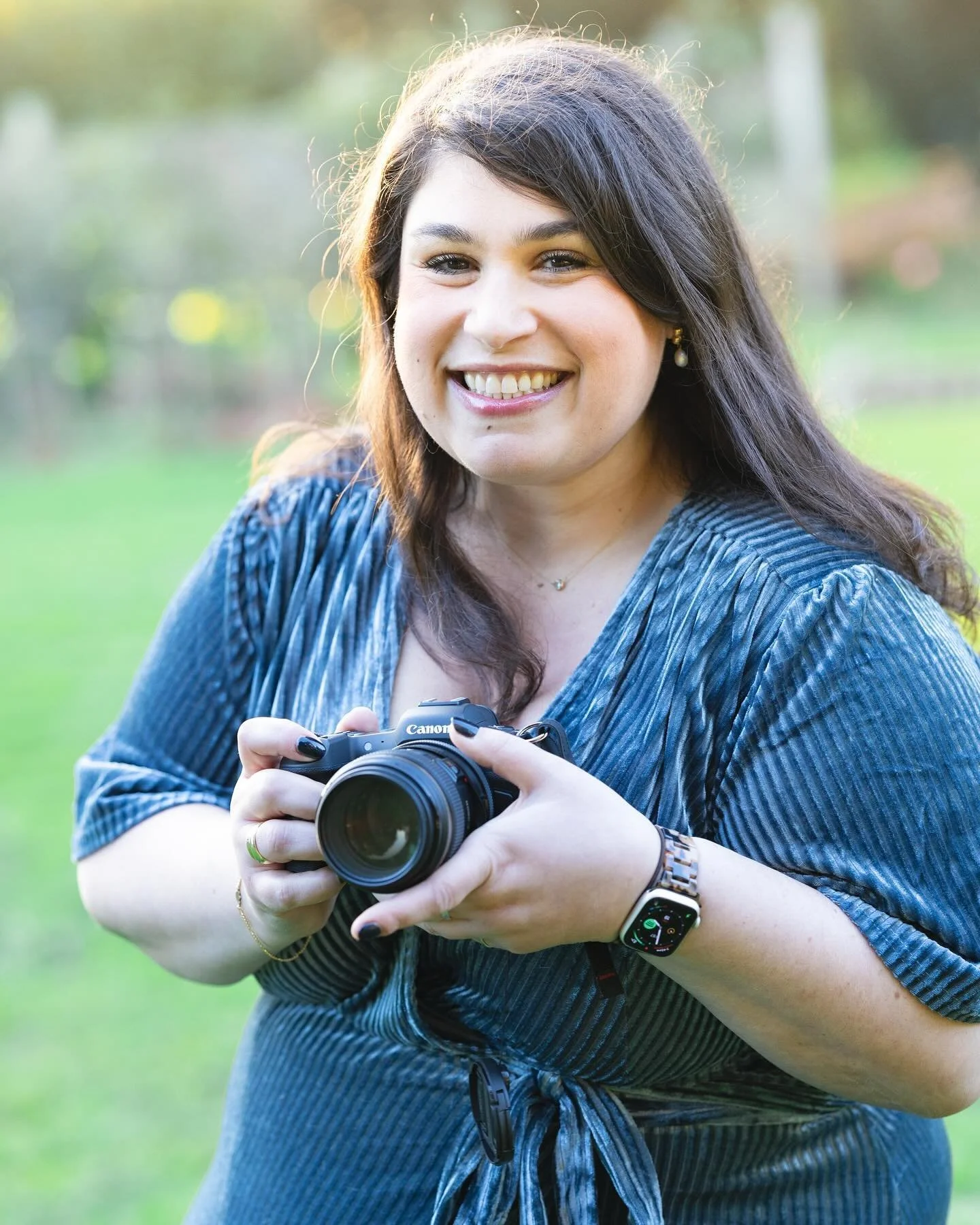 Hi, I&rsquo;m Shayna, and that&rsquo;s my pup, Bingo! I thought I&rsquo;d take my 50th post, and first post of 2025, to introduce myself. 📸

Capturing authentic, intimate moments and turning them into timeless memories is my passion, whether it&rsqu