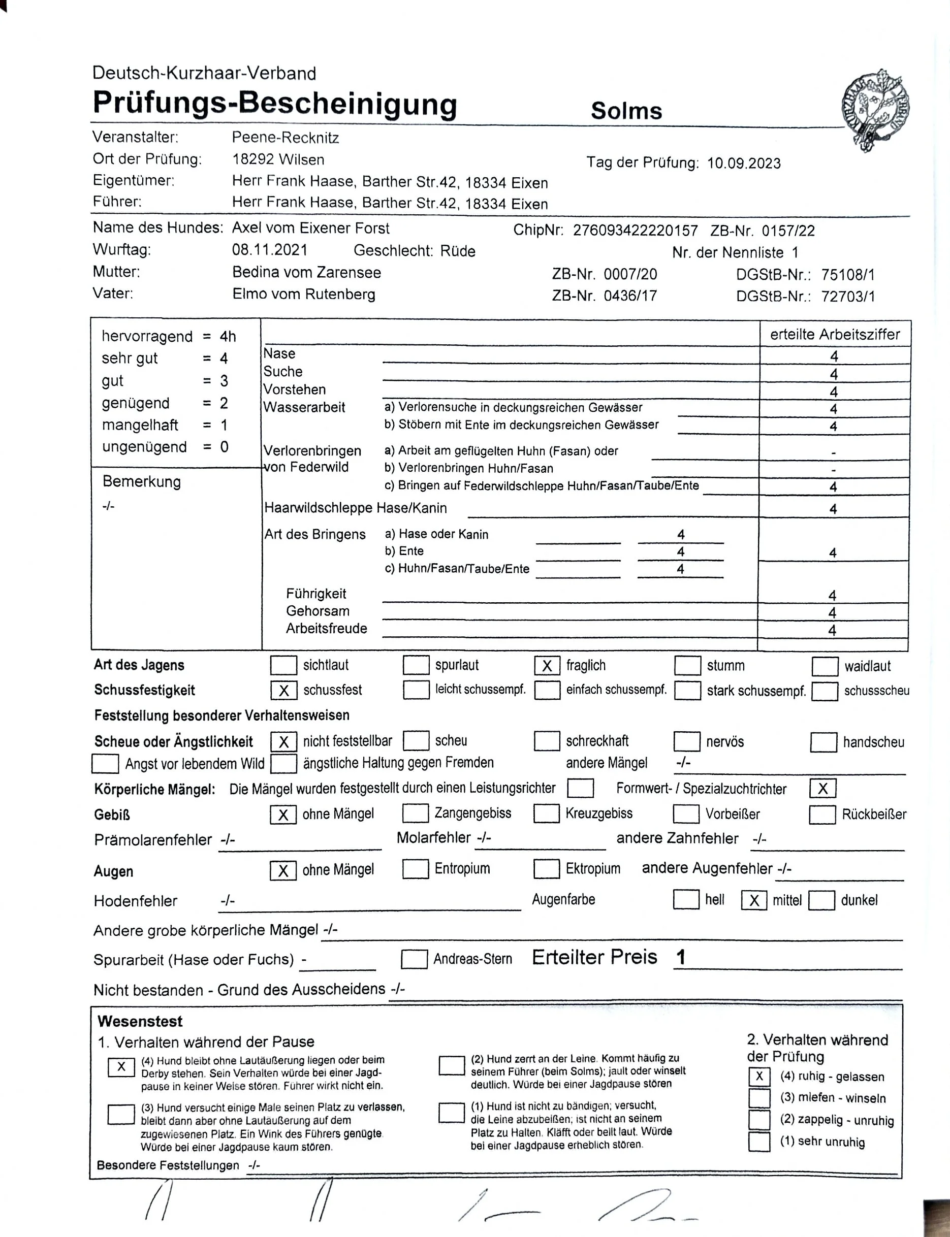 A German veterinary exam sheet for a dog named Axel vom Eixener Forst, including identification details, evaluation scores for various traits, and examiners' comments.