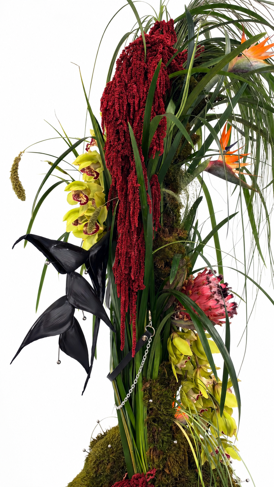 Instalación floral escultórica sobre fondo blanco-clean.PNG