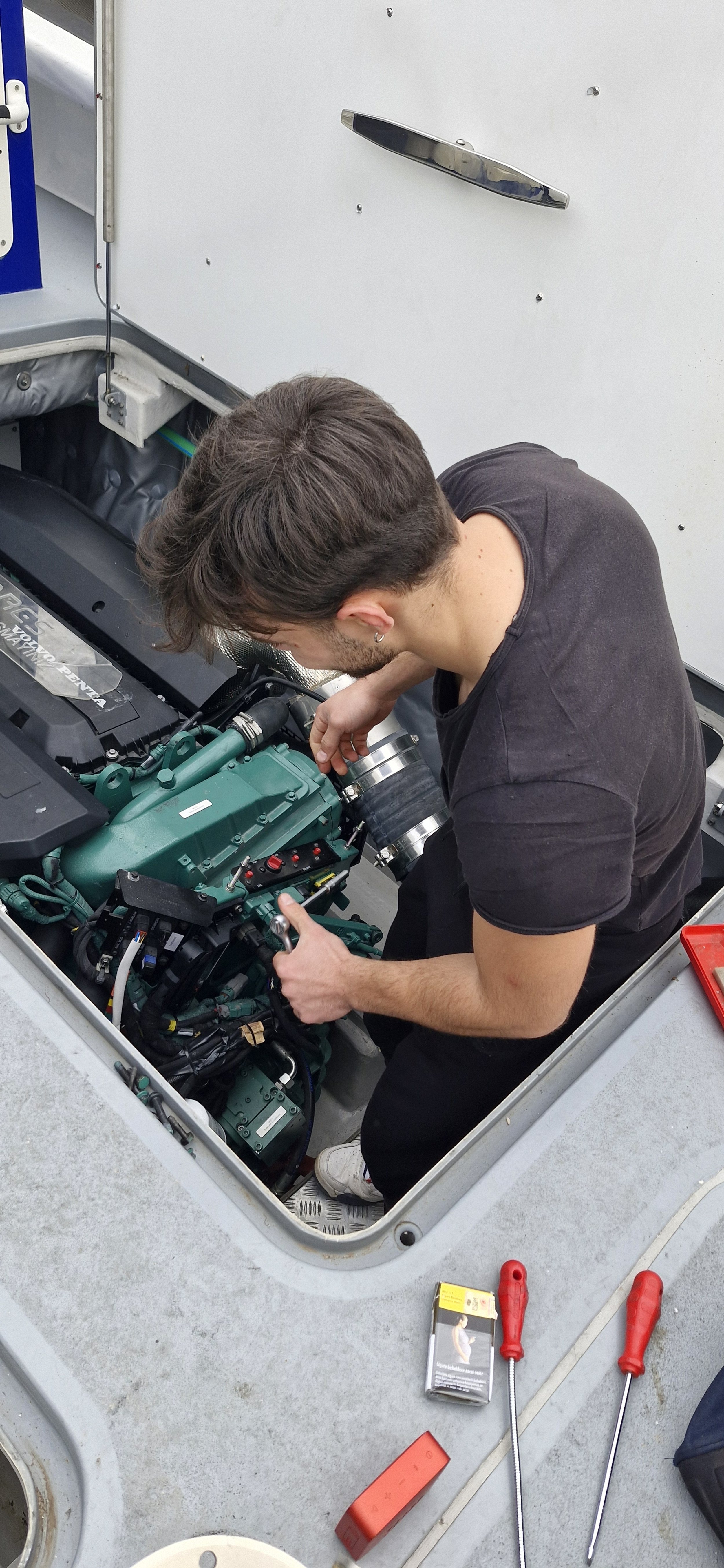 VOLVO PENTA CAMPAIN.jpg