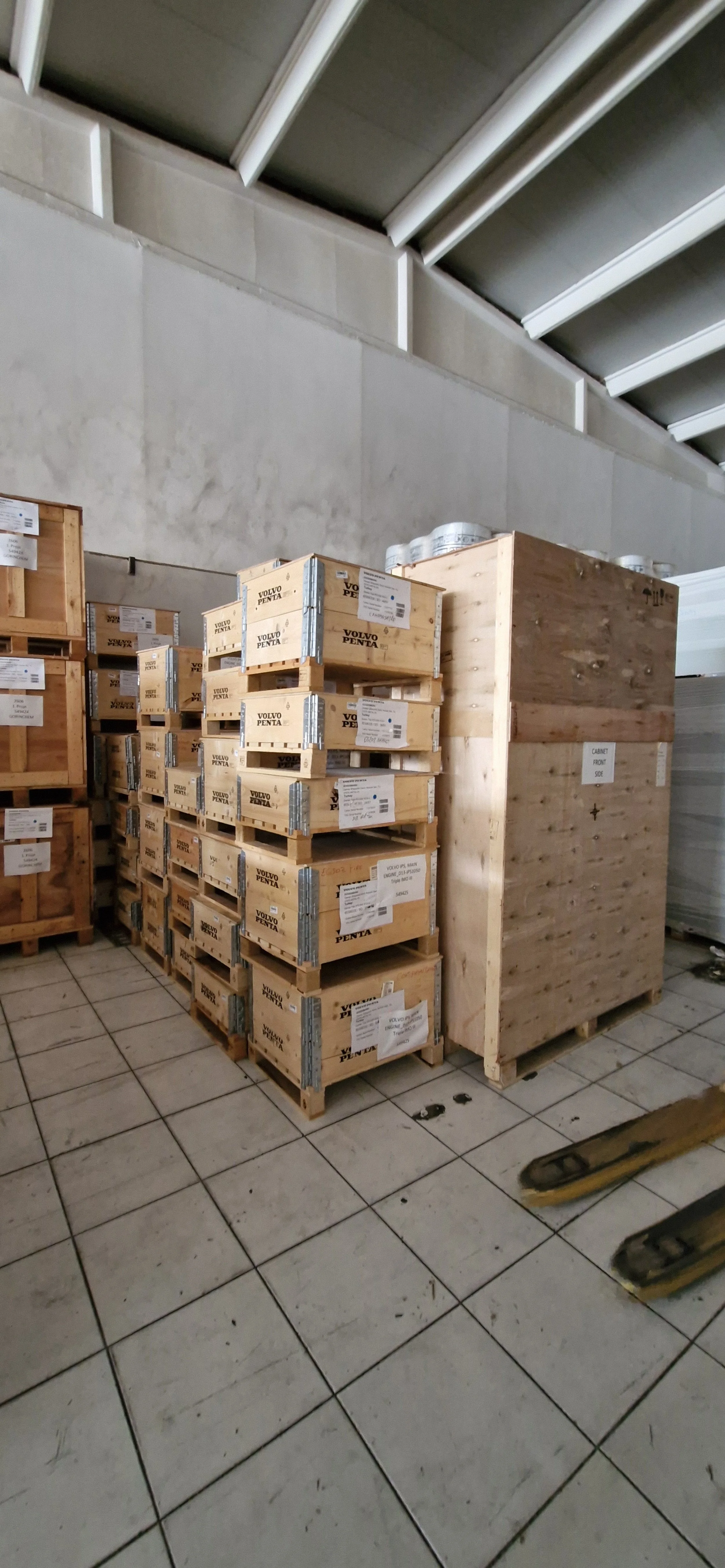 VOLVO PENTA IPS 900 TRİPLE PARTS.jpg