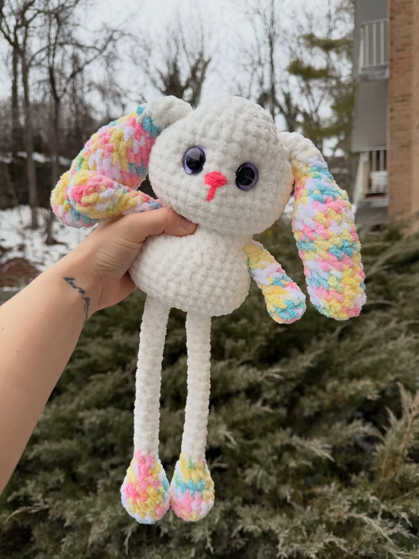 It&rsquo;s a fidget bunny!!! 🤩🐰

Super creative pattern from @sweetlilliput - perfect for Easter &amp; spring! 🫶🏻